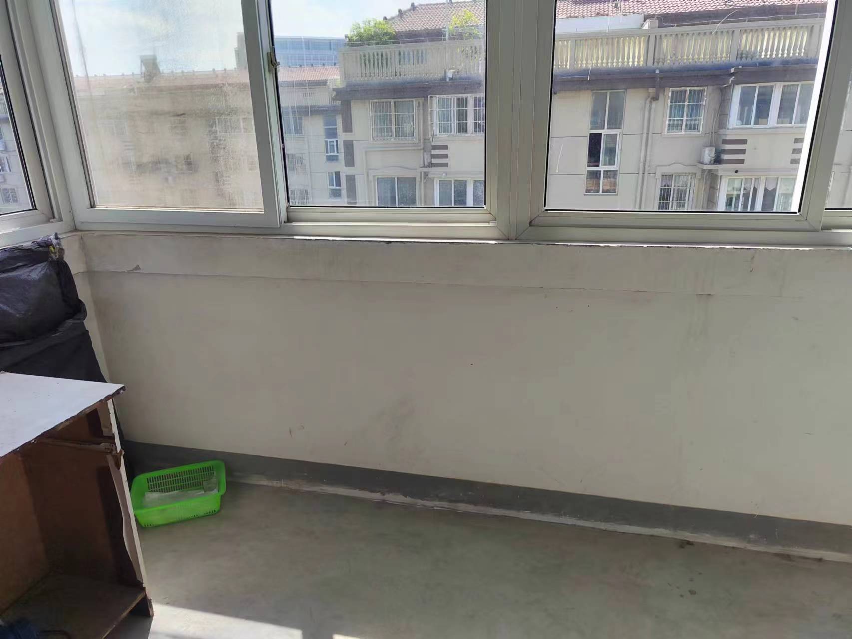 外滩小区 4室2厅1卫 144.00m&sup2;