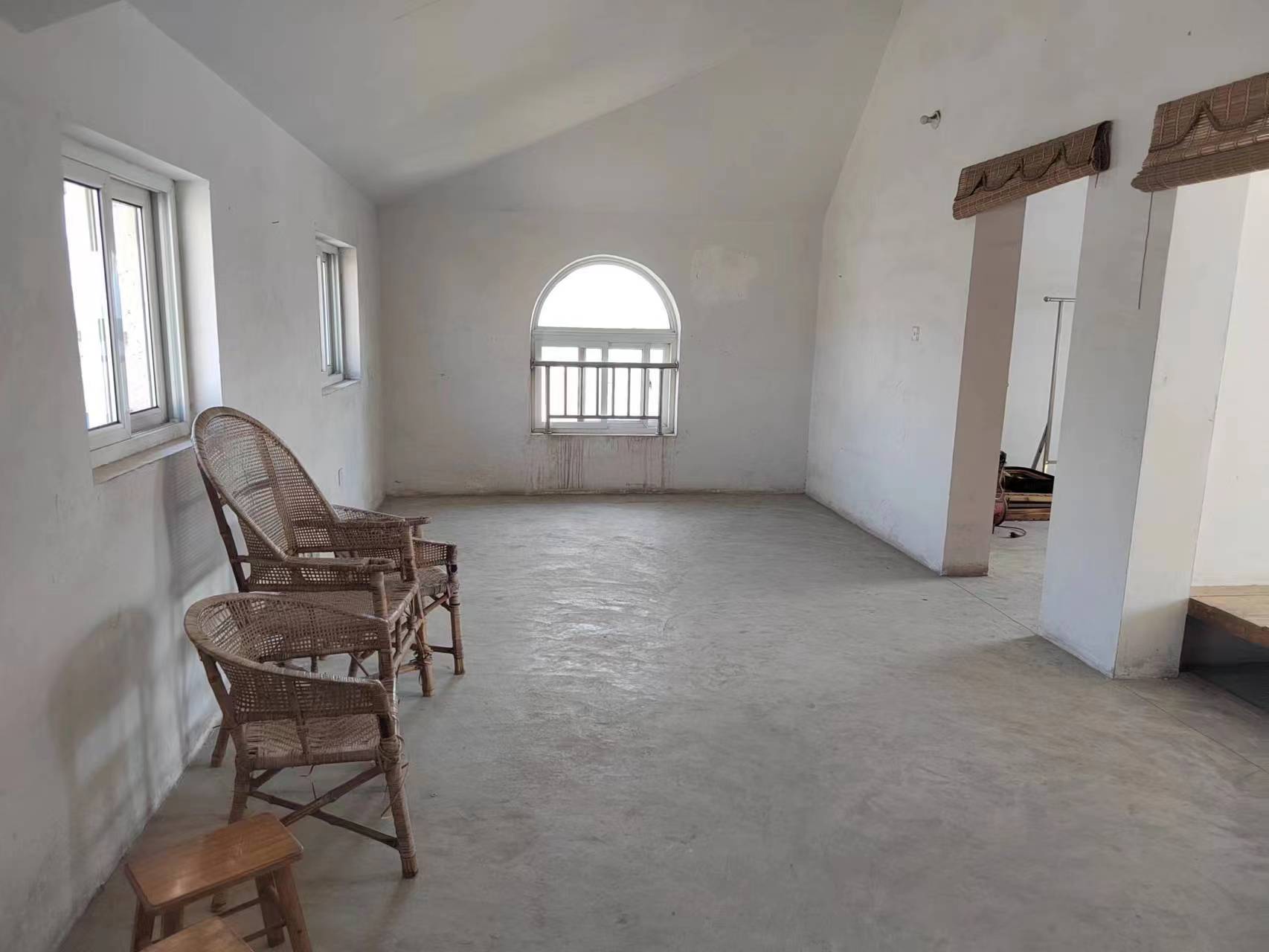 外滩小区 4室2厅1卫 144.00m&sup2;