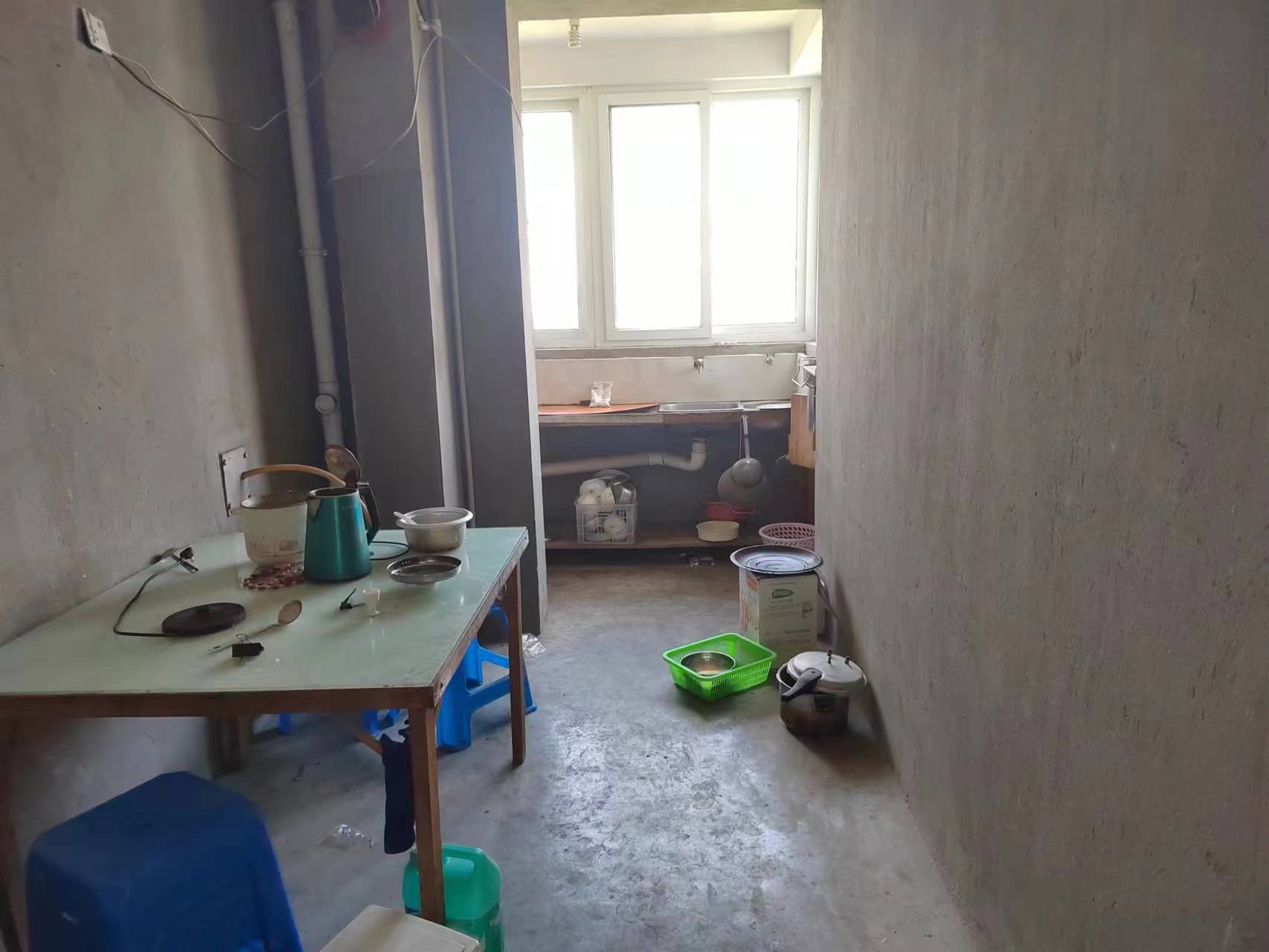 外滩小区 4室2厅2卫 144.00m&sup2;