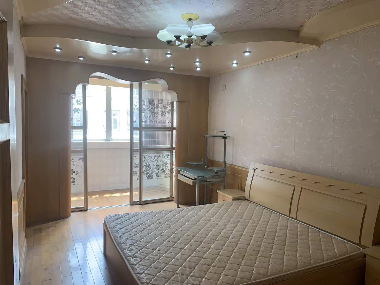 虹桥北村东区 3室2厅1卫 130m&sup2;