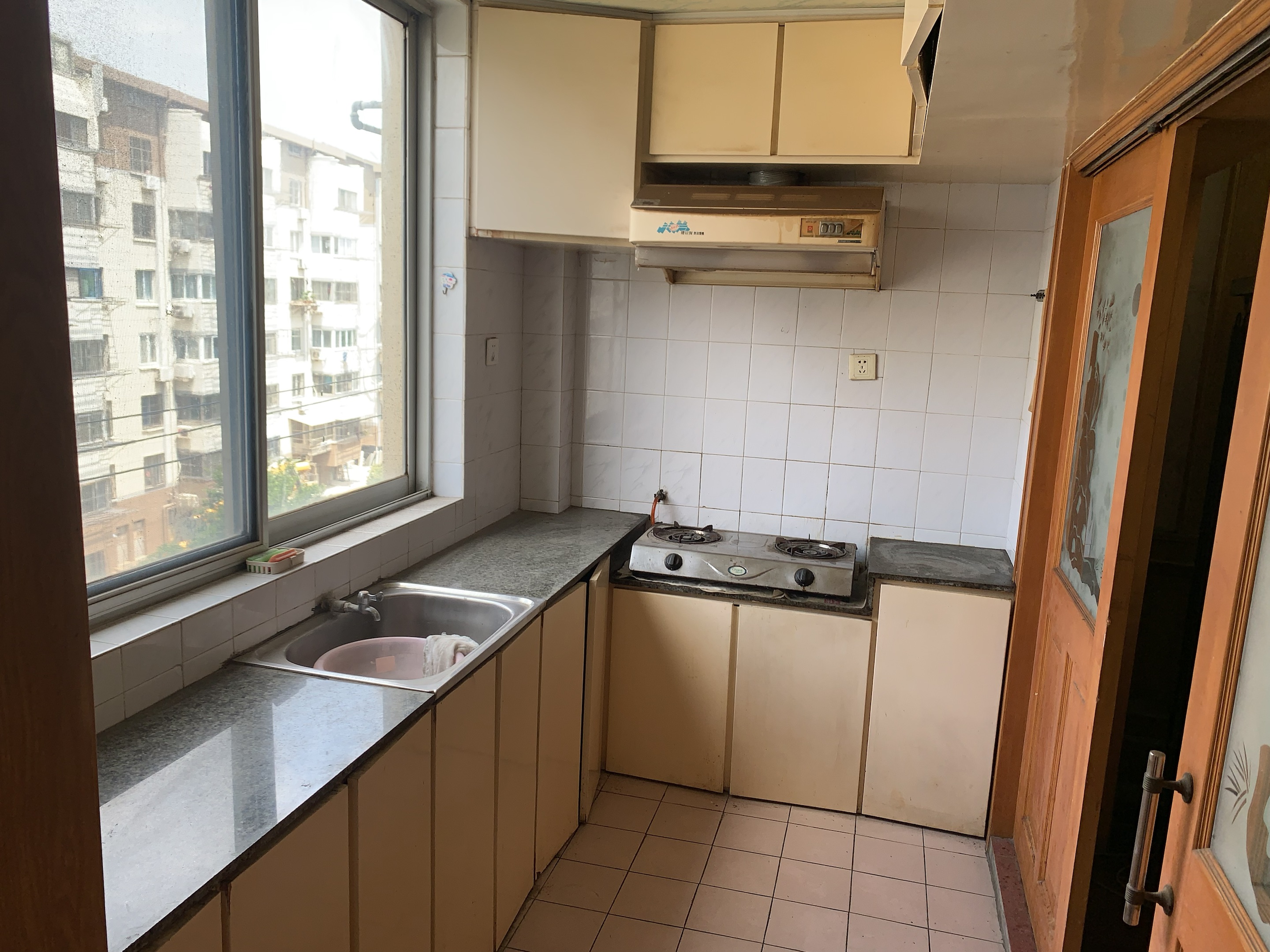 虹桥北村东区 3室2厅1卫 130m&sup2;