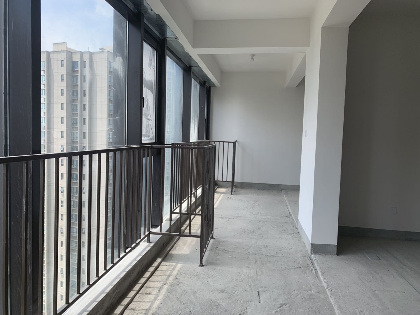 南山湖一号 5室2厅3卫 247m&sup2;