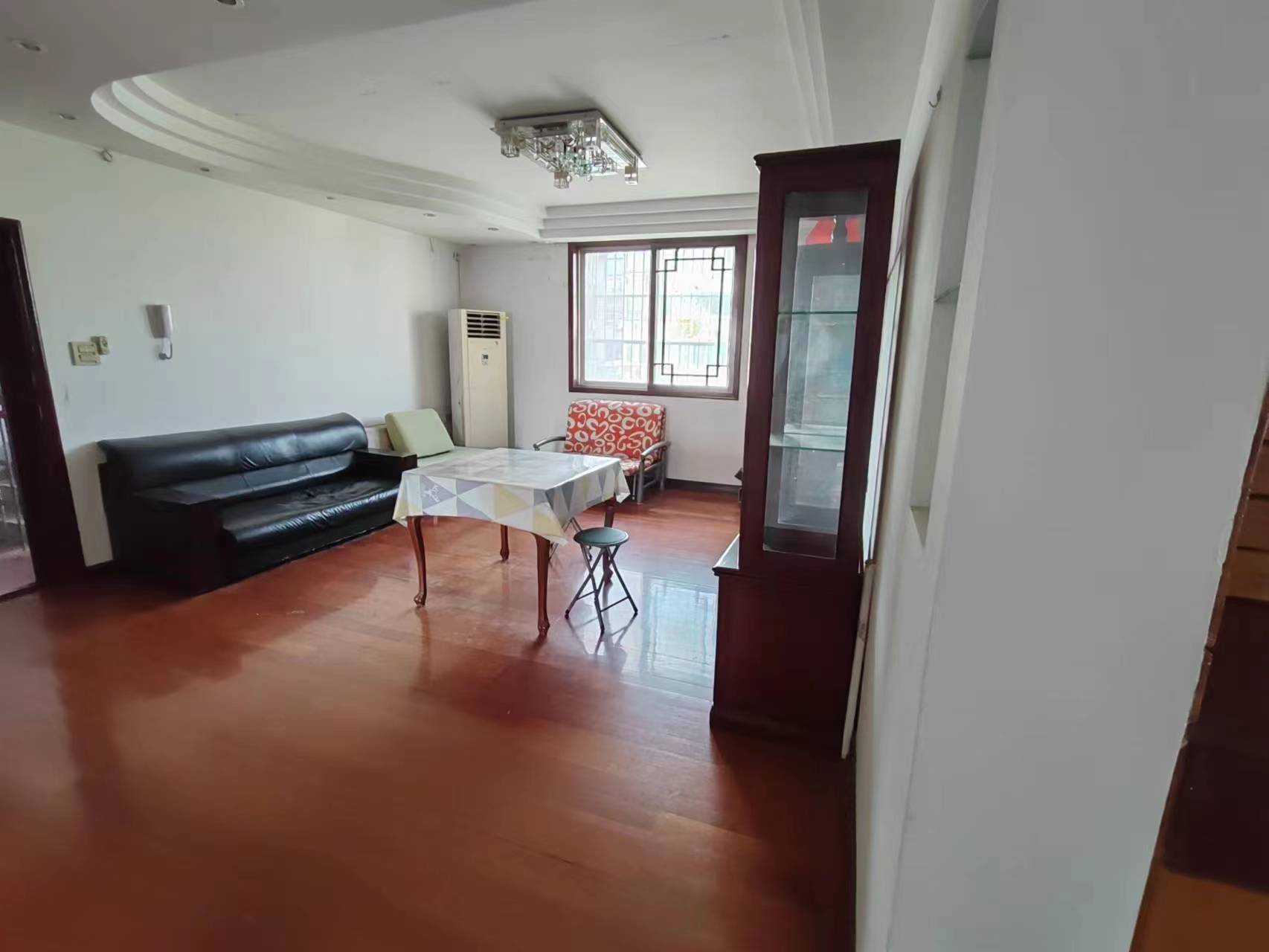 银花苑 3室2厅2卫 128m&sup2;