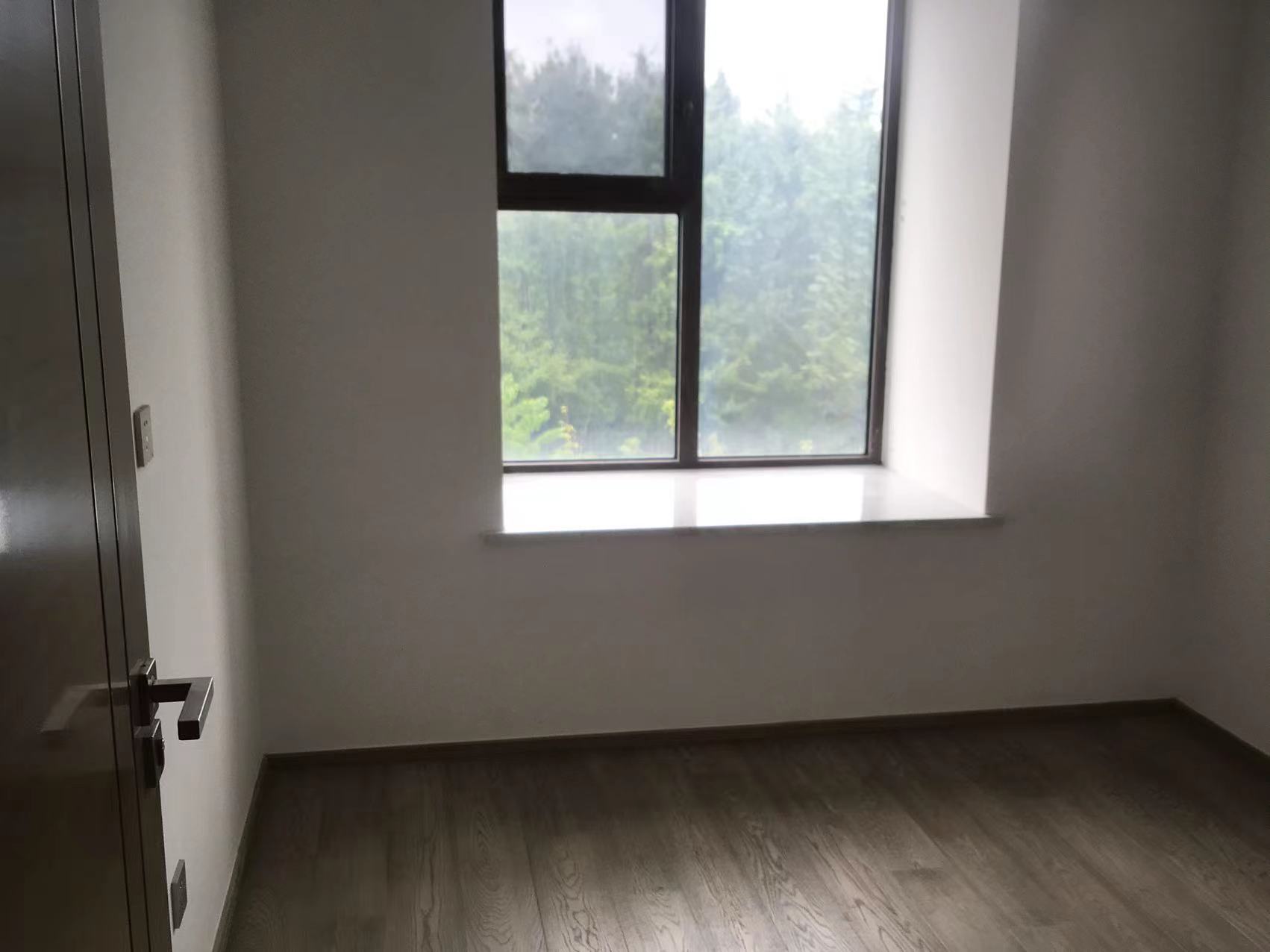 珑府 3室2厅2卫 125m²
