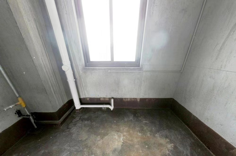 皇家花园北区 3室2厅2卫 143m&sup2;