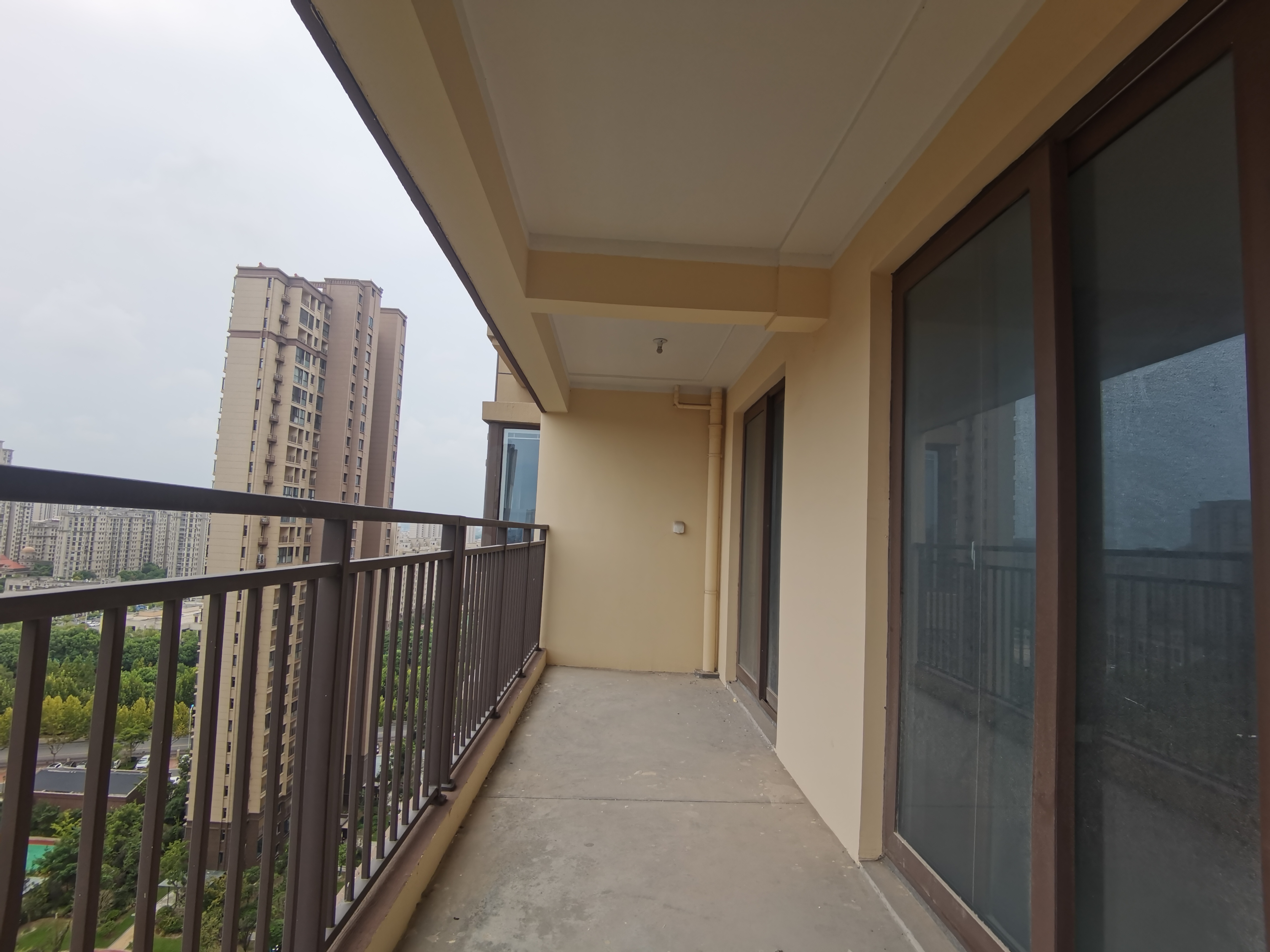佳源都市 4室2厅2卫 129m&sup2;