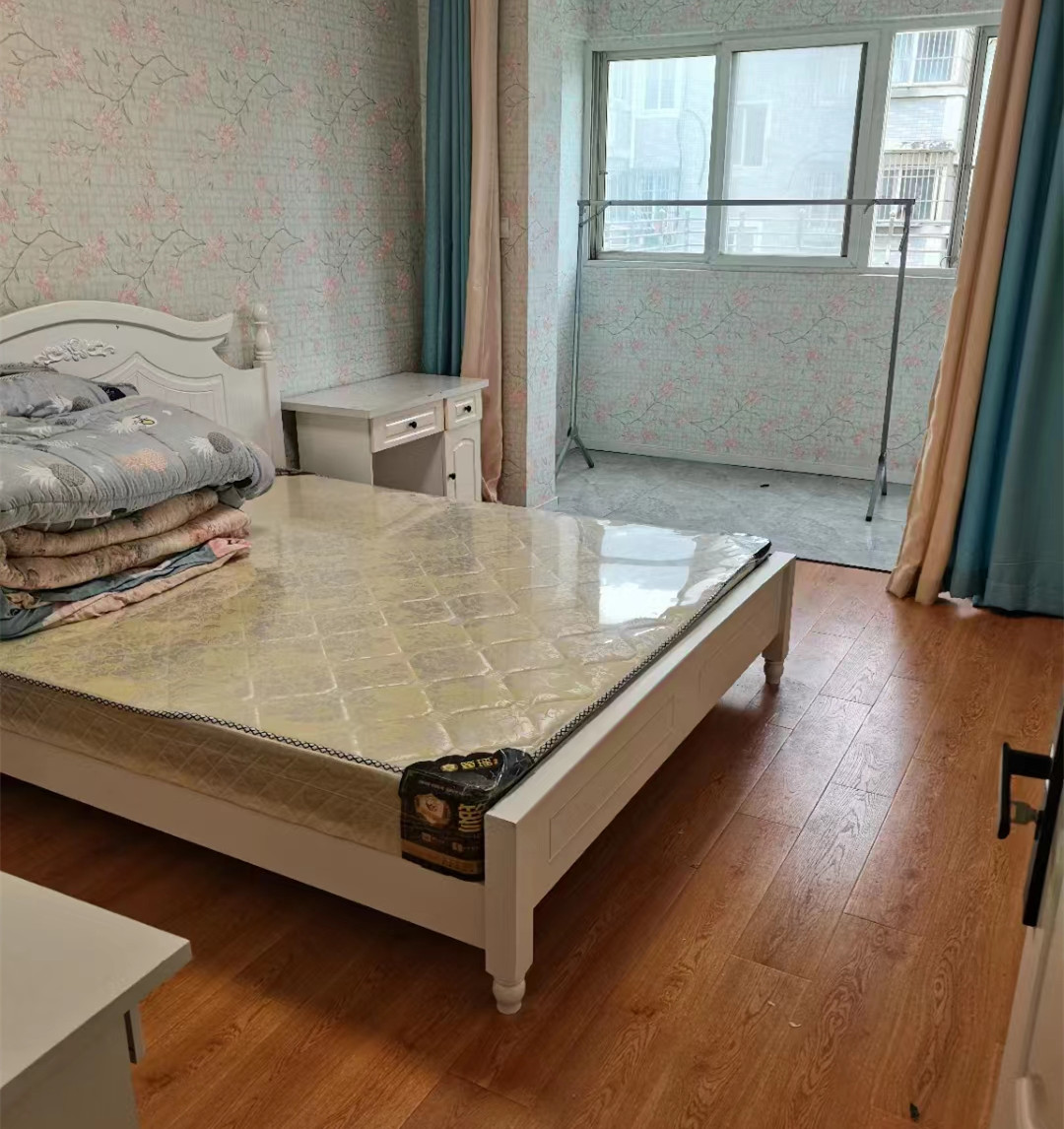 城山家园 3室1厅1卫 105m&sup2;