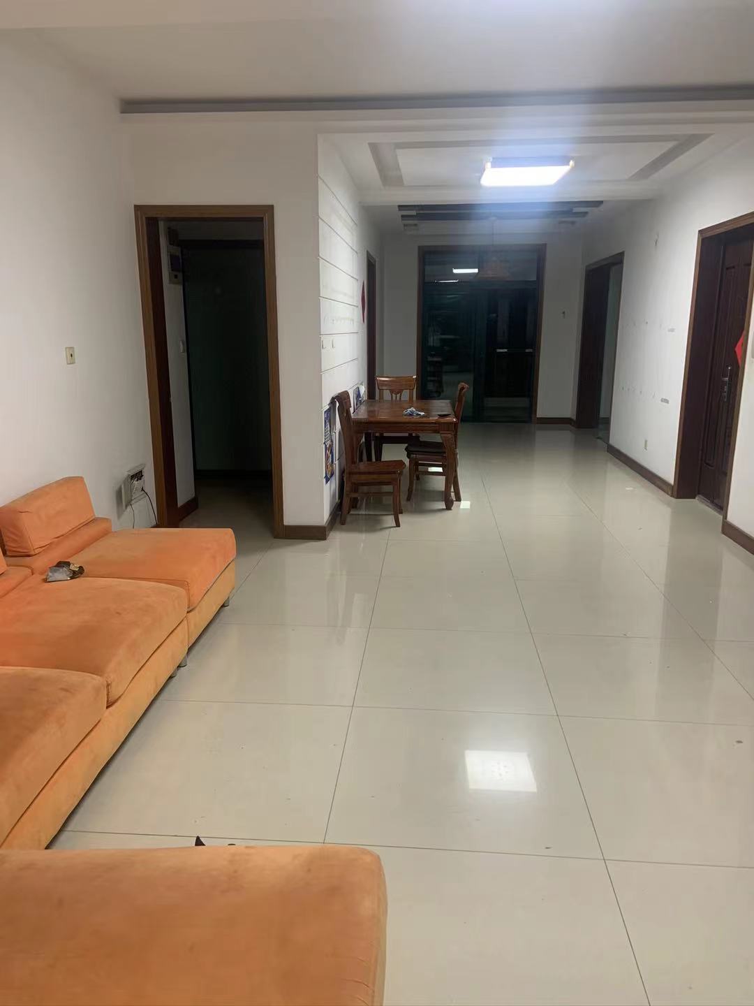江海皇都私家花园 3室2厅2卫 139.00m&sup2;