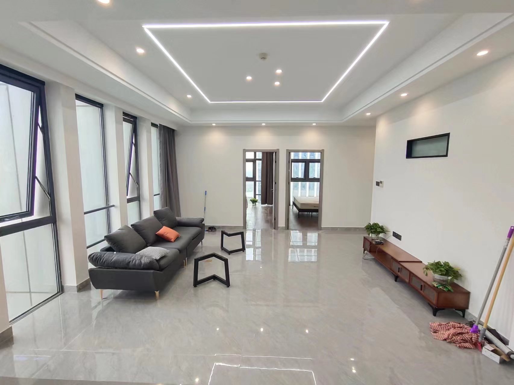 凤凰文化广场 2室1厅1卫 100m&sup2;