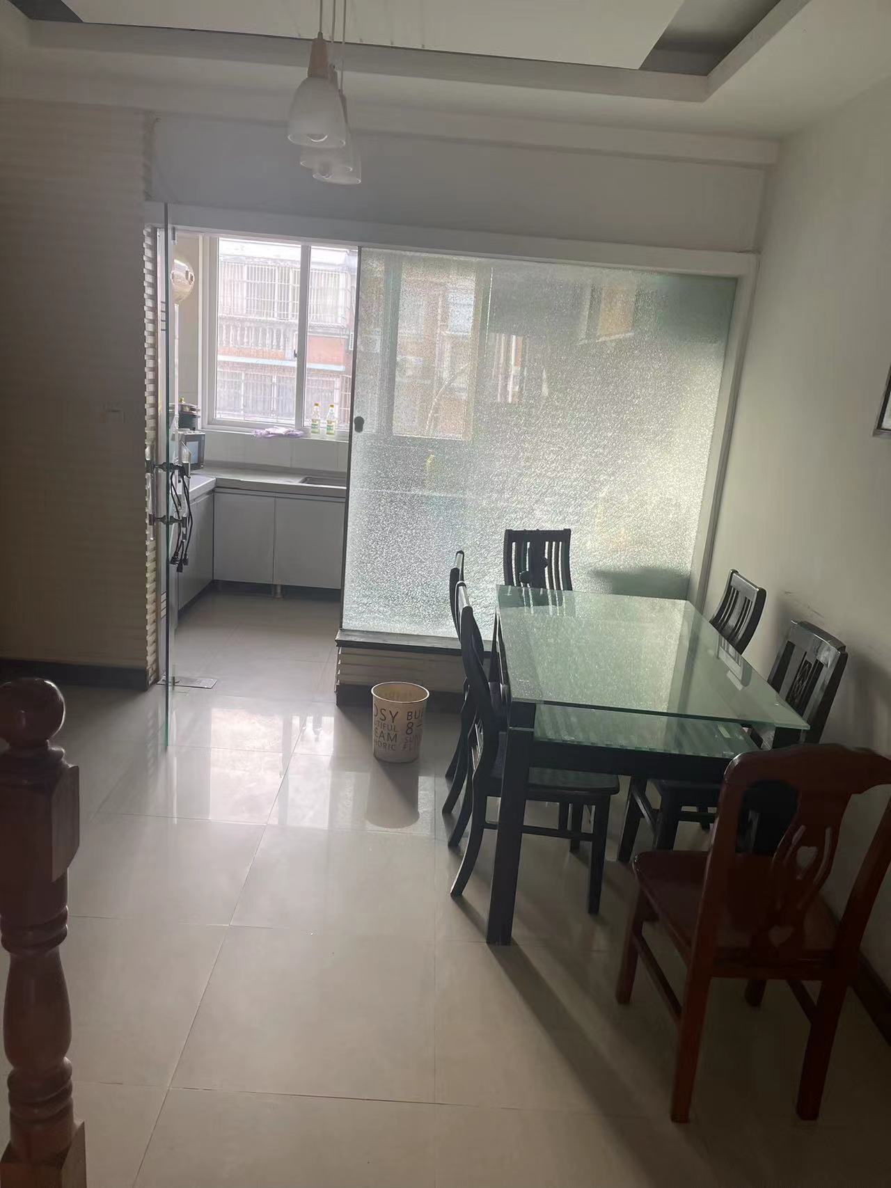景怡花苑 4室2厅3卫 152.40m&sup2;