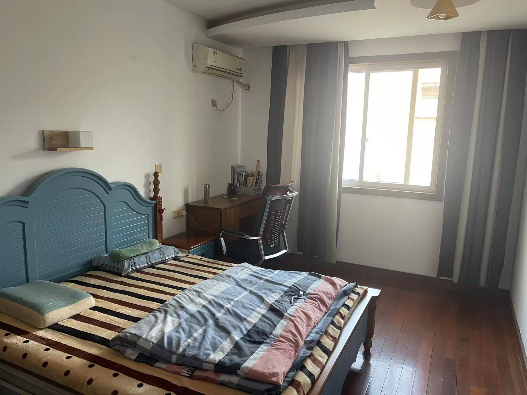景怡花苑 4室2厅3卫 152.40m&sup2;