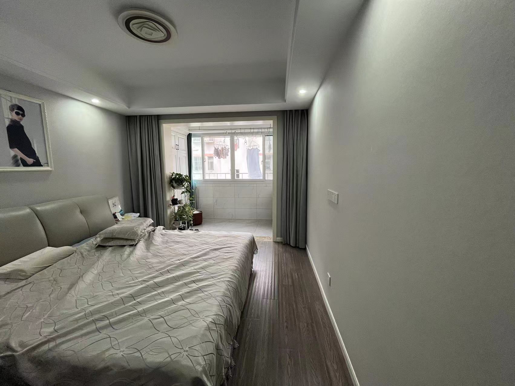 市民广场 3室2厅1卫 101.00m&sup2;