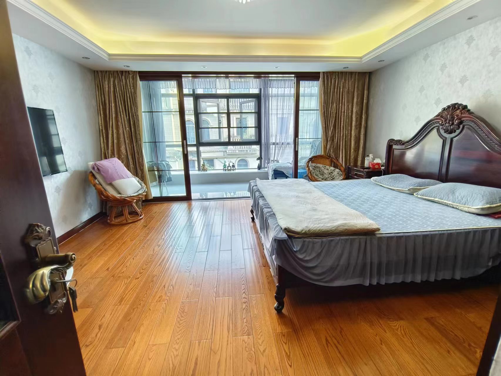 罗福宫 6室2厅3卫 273m&sup2;