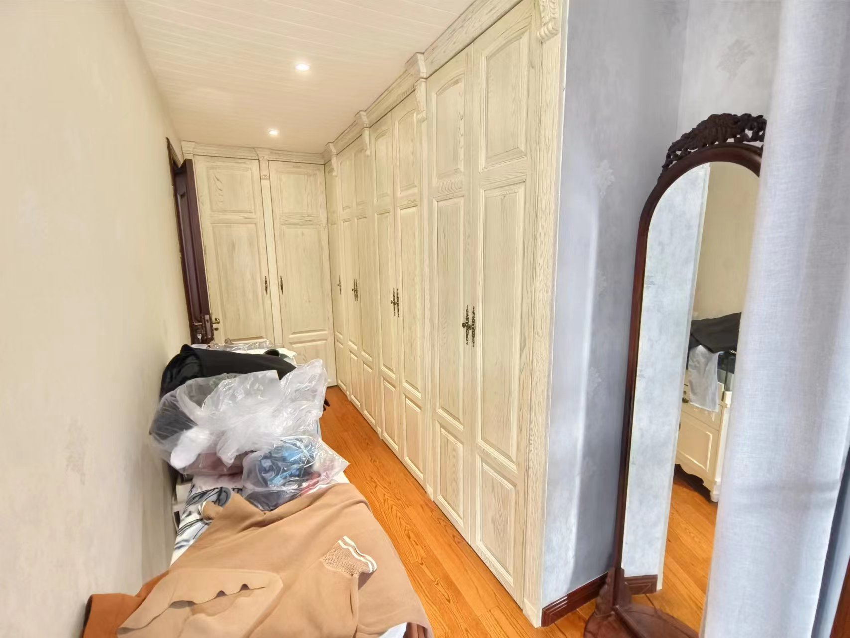 罗福宫 6室2厅3卫 273m&sup2;