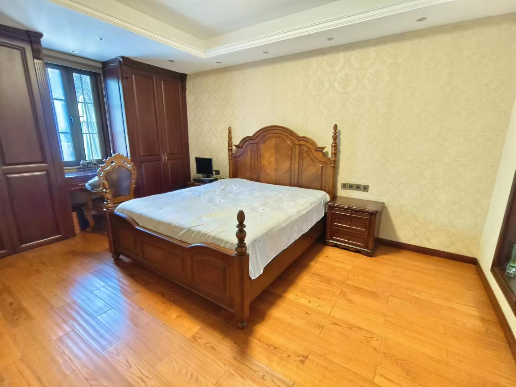 罗福宫 6室2厅3卫 273m&sup2;