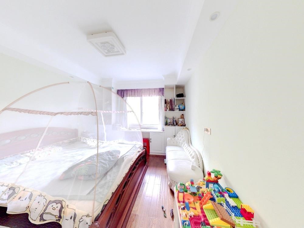 春天花园 3室2厅1卫 137.17m&sup2;