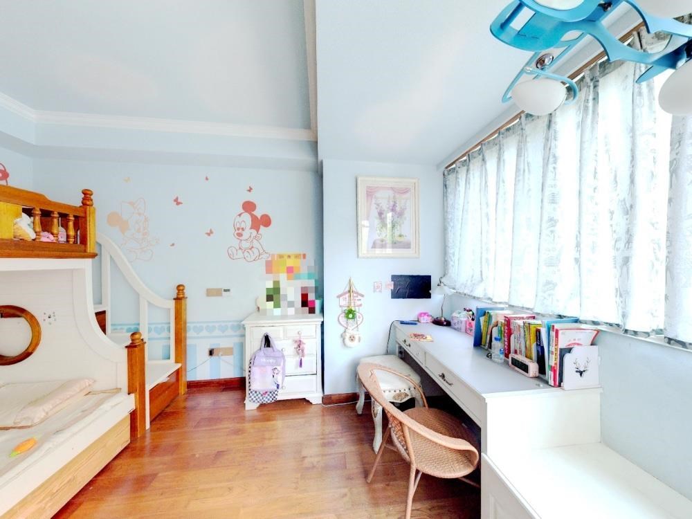 春天花园 3室2厅1卫 137.17m&sup2;