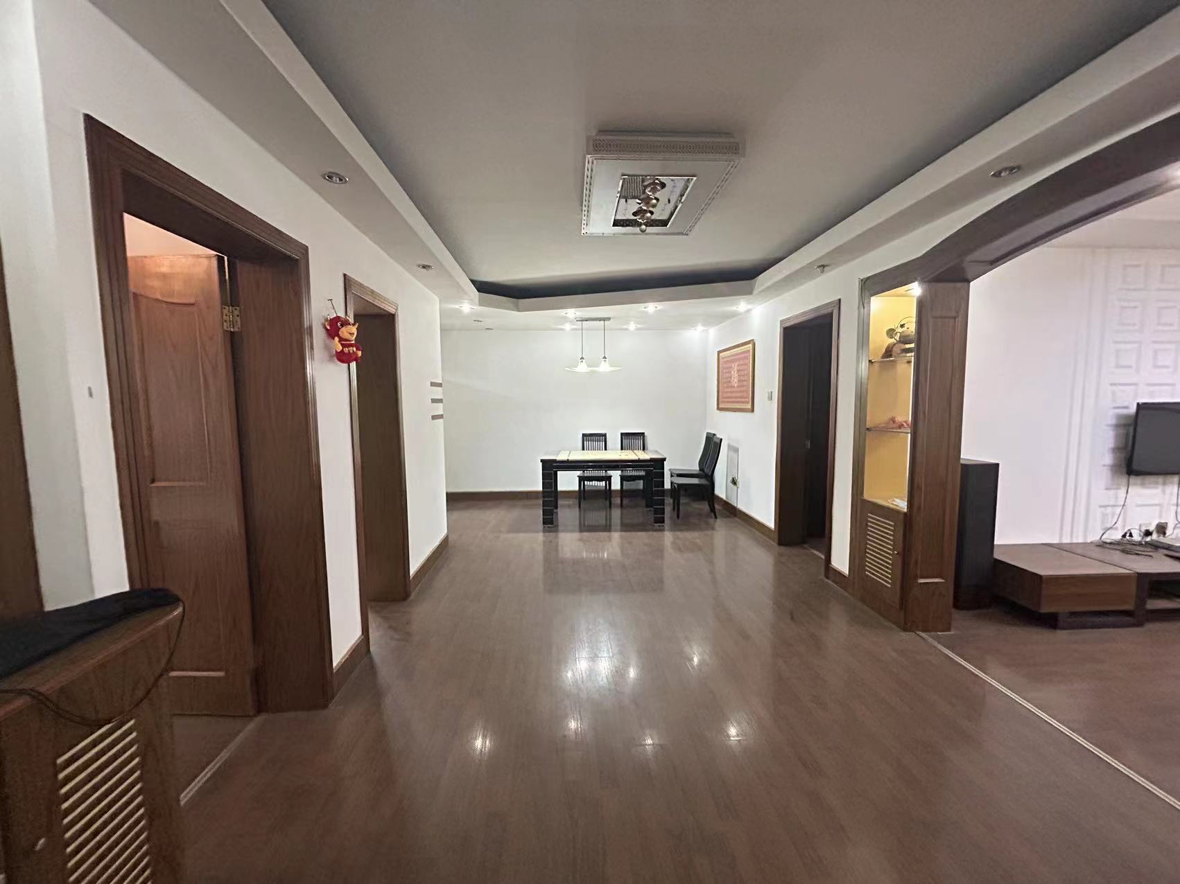 阳光花园 3室2厅1卫 125m&sup2;