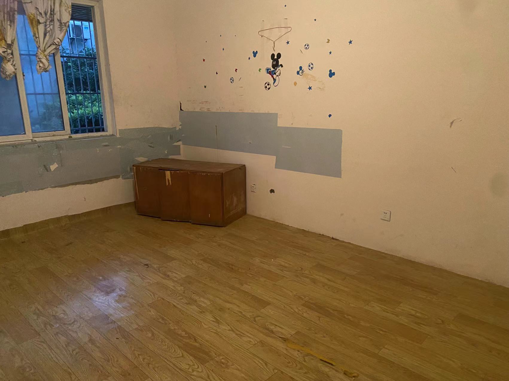 和谐怡园佳苑 3室1厅1卫 120m&sup2;