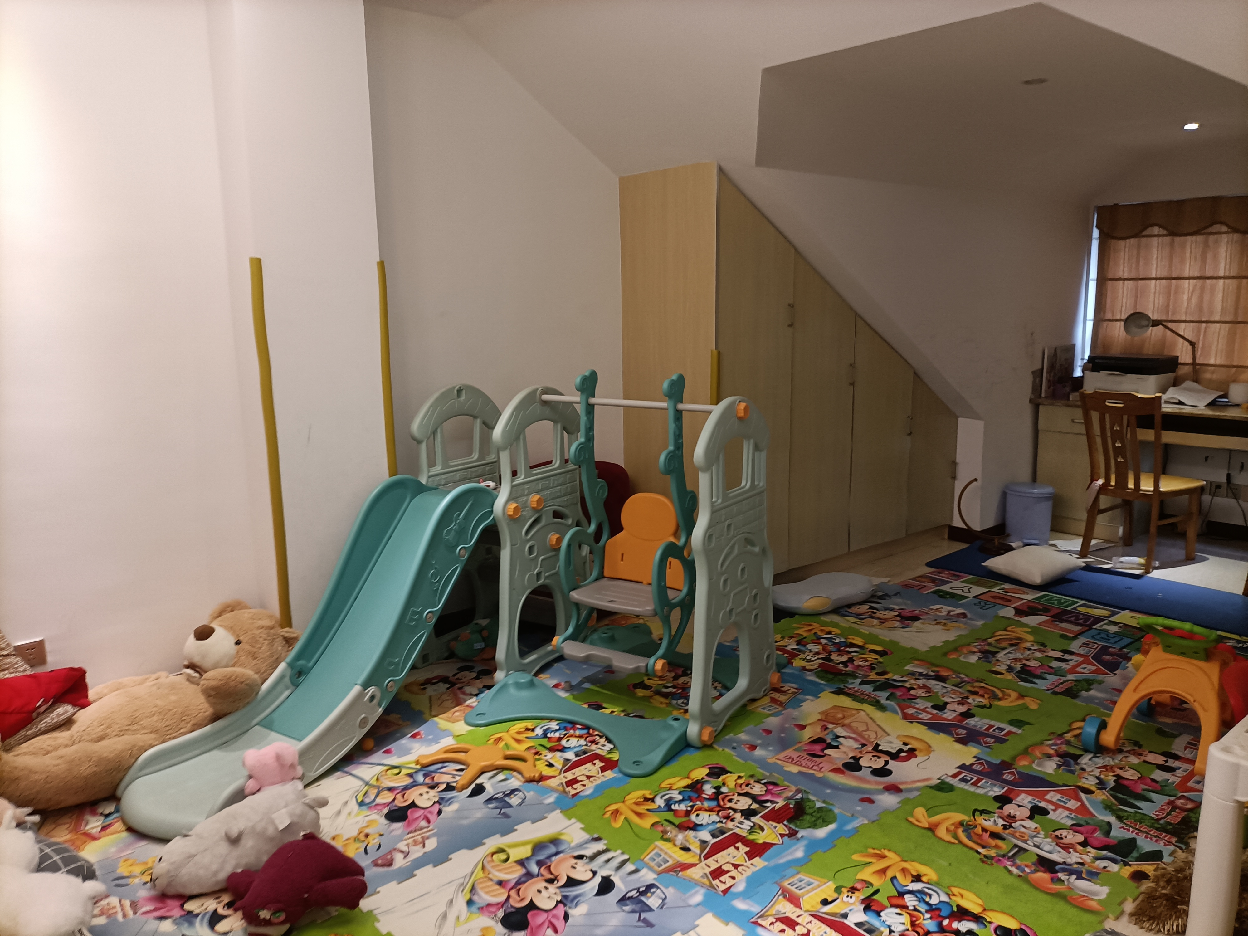 城山家园 4室3厅2卫 203m&sup2;