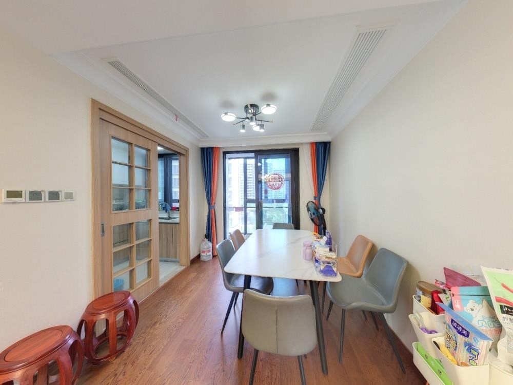 雍华府 4室2厅2卫 136.2m&sup2;
