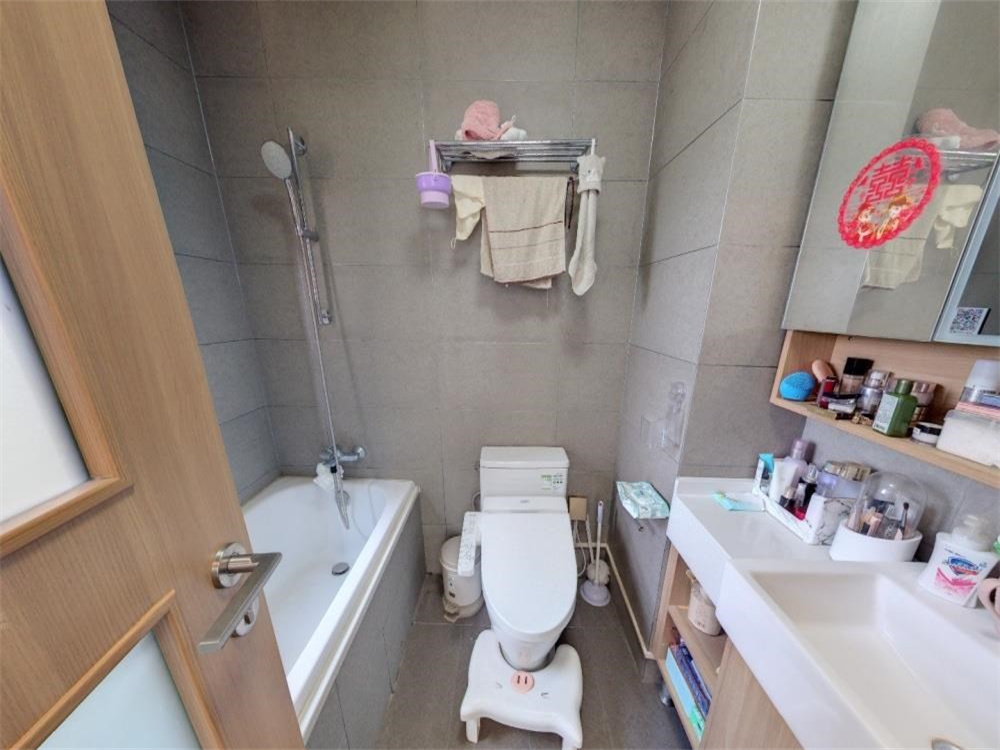 雍华府 4室2厅2卫 136.2m&sup2;
