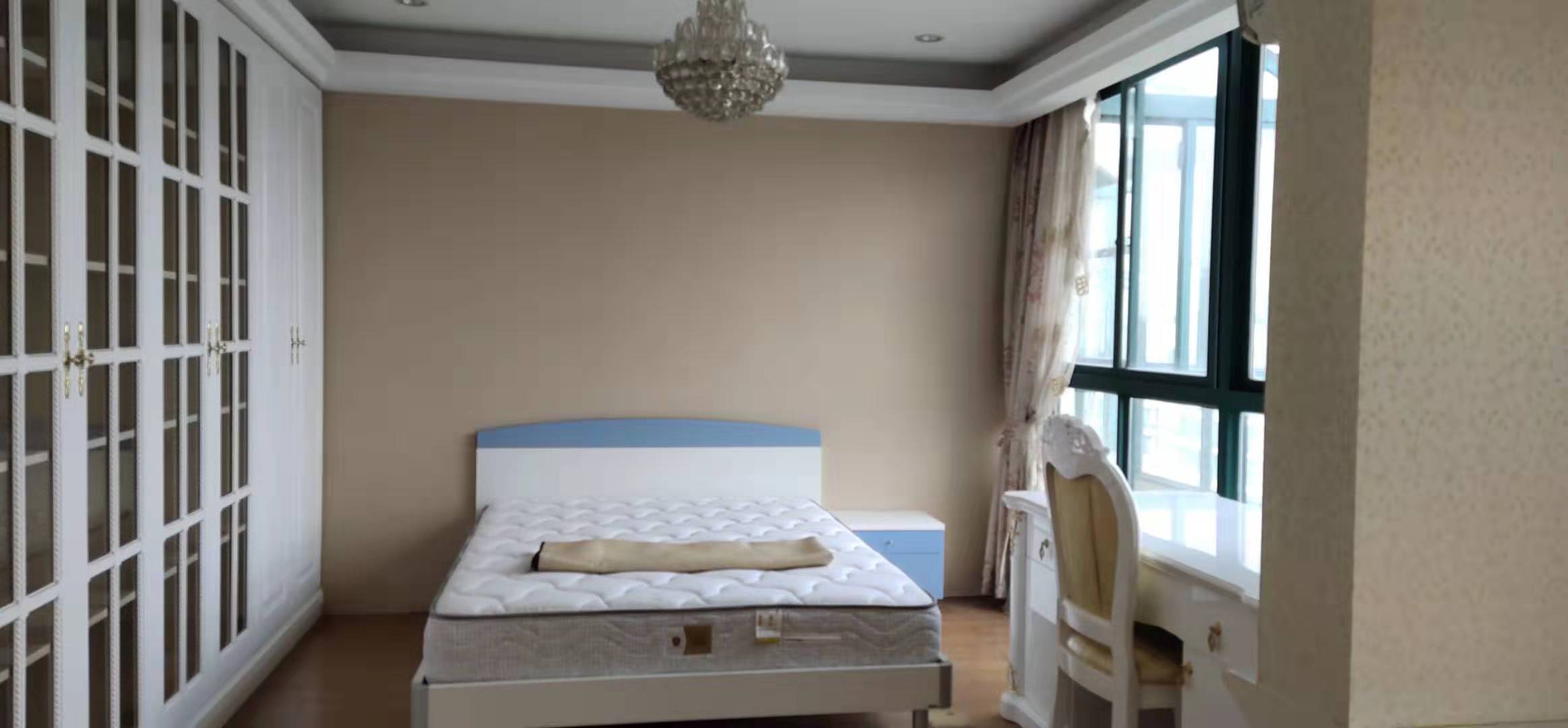 江海皇都私家花园 5室2厅2卫 200m&sup2;