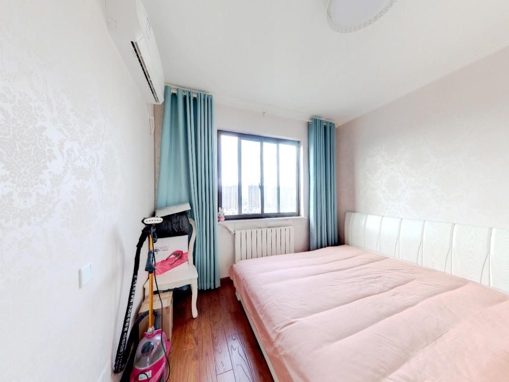银洲&middot;皇家花园 3室2厅2卫 132.00m&sup2;