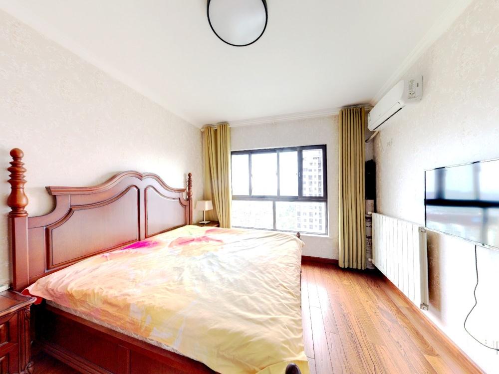 银洲&middot;皇家花园 3室2厅2卫 132.00m&sup2;