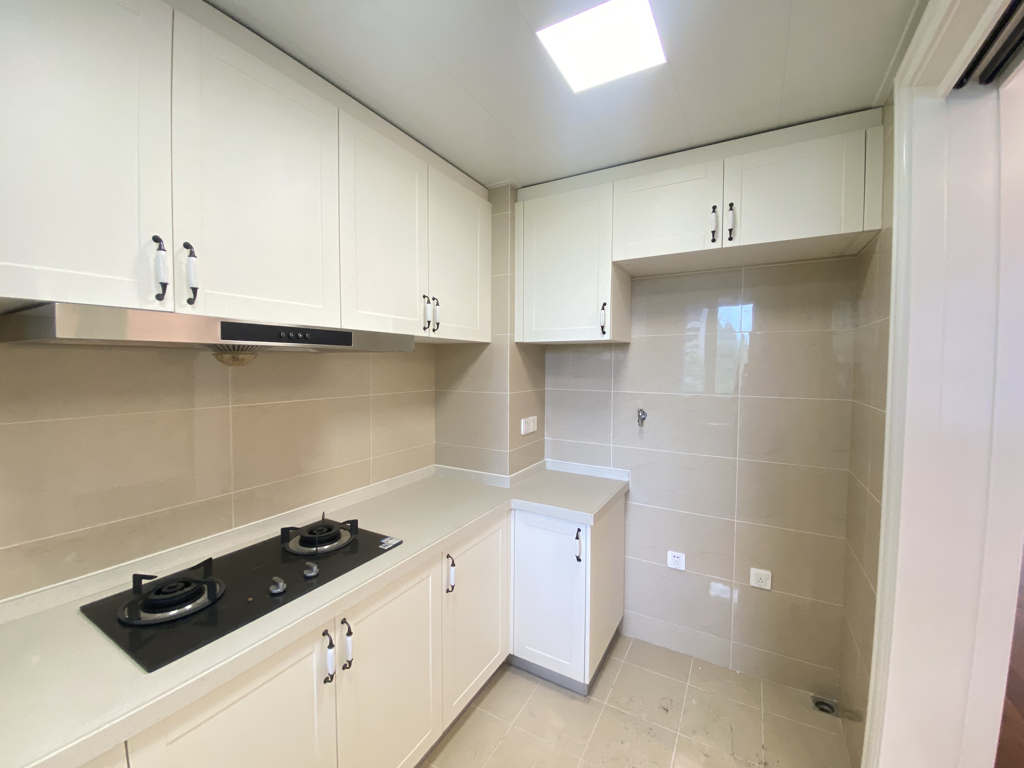 融创盛和九里桃源 4室2厅2卫 143m&sup2;