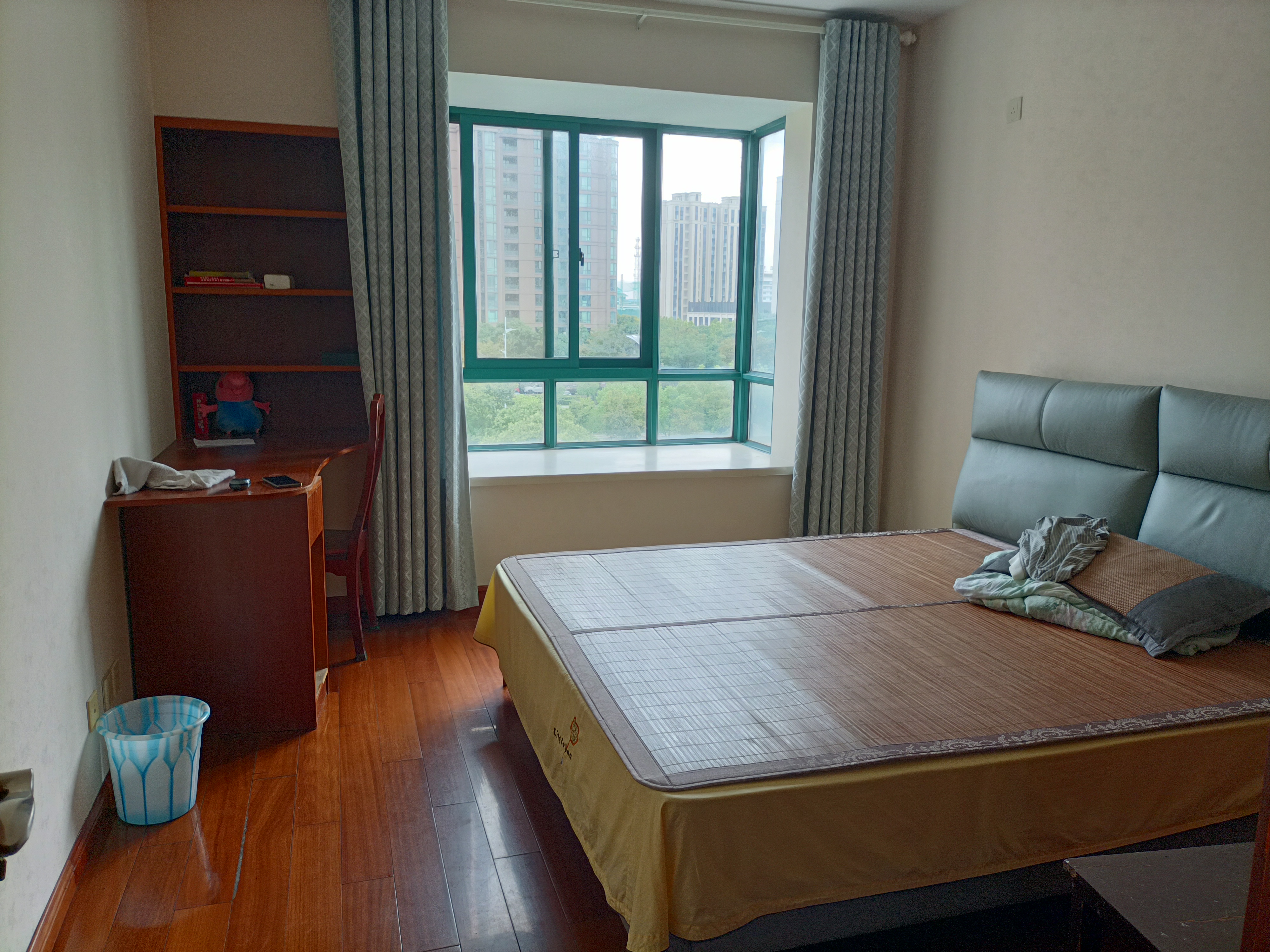 新城小区 3室2厅2卫 132.00m&sup2;