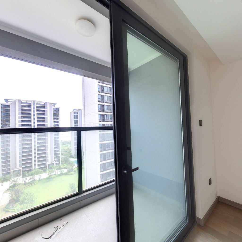 万科&middot;海上明月 3室2厅2卫 108m&sup2;