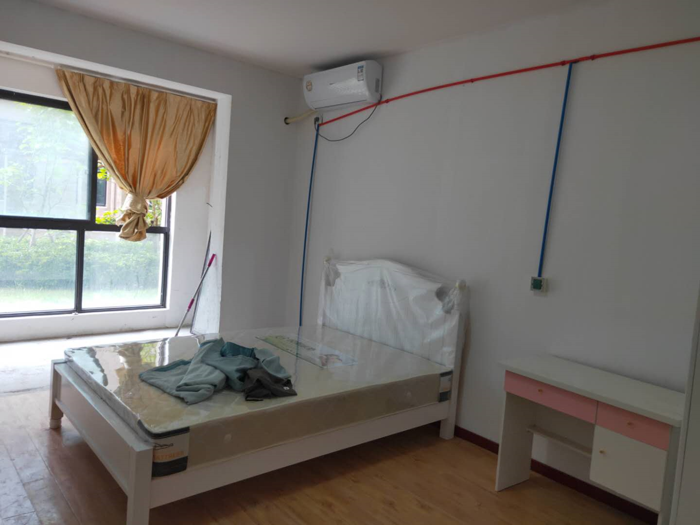 湖畔天下 4室2厅2卫 206.3m&sup2;