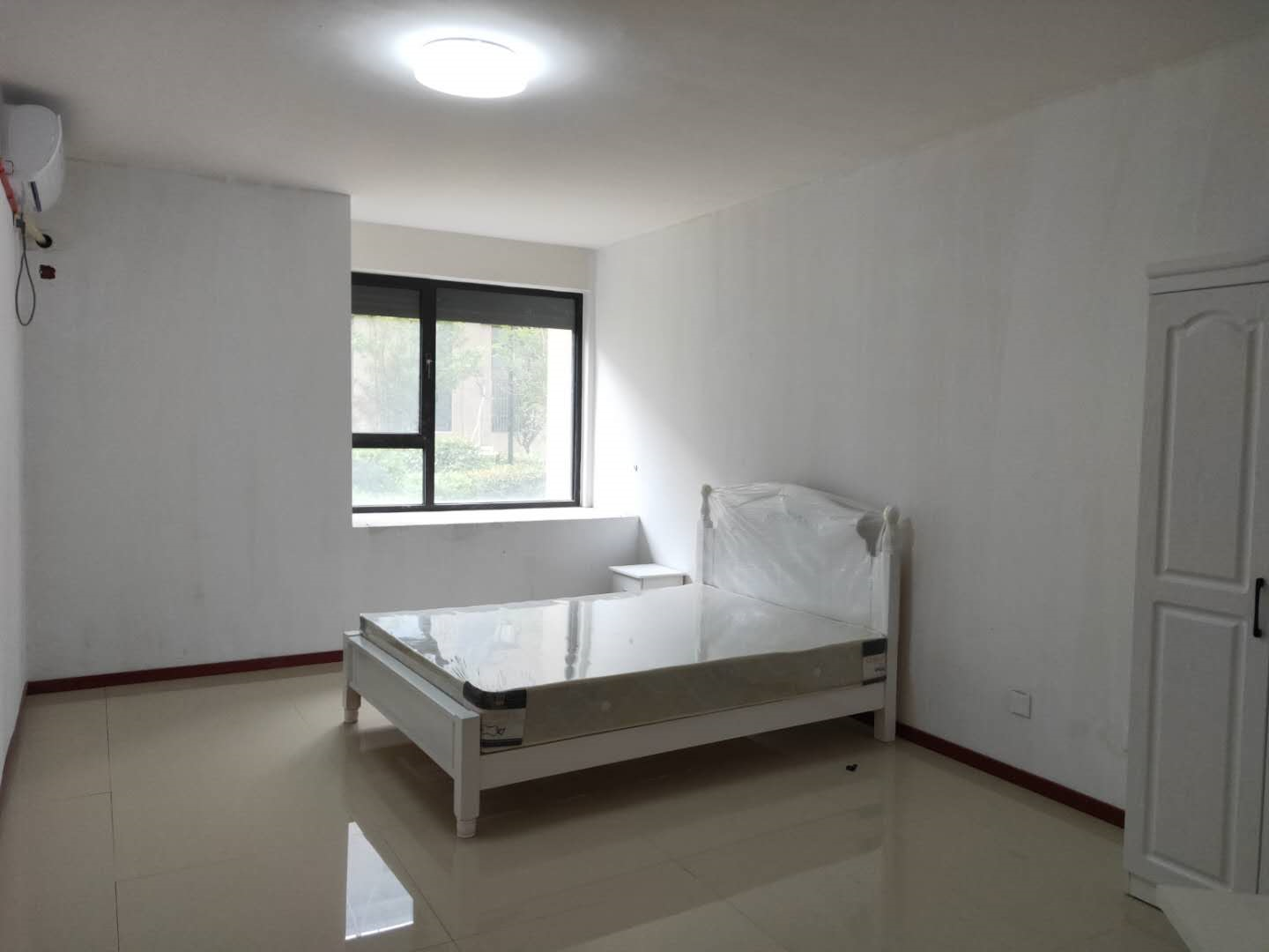 湖畔天下 4室2厅2卫 206.3m&sup2;