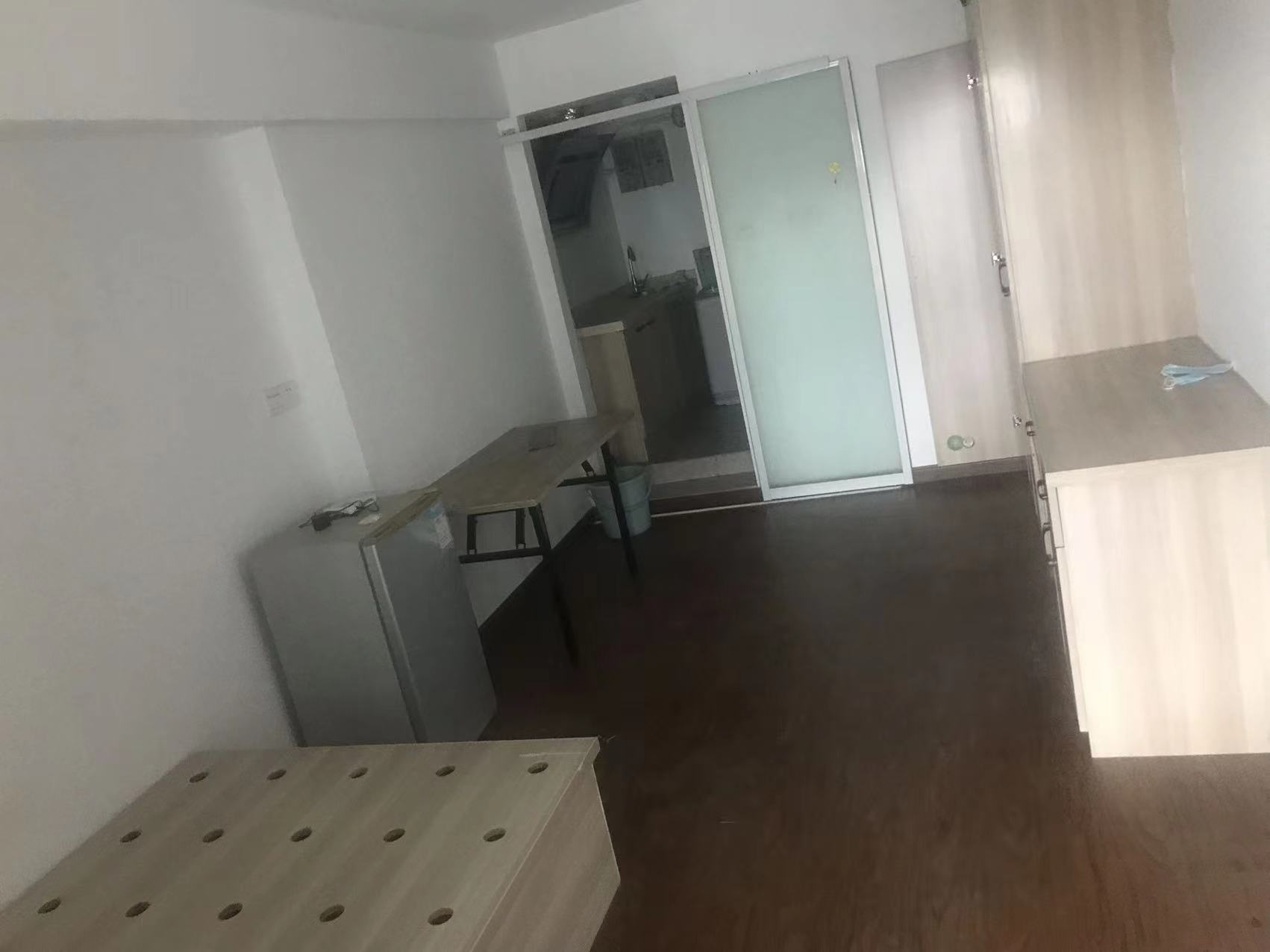 天空之城 1室1厅1卫 30m&sup2;