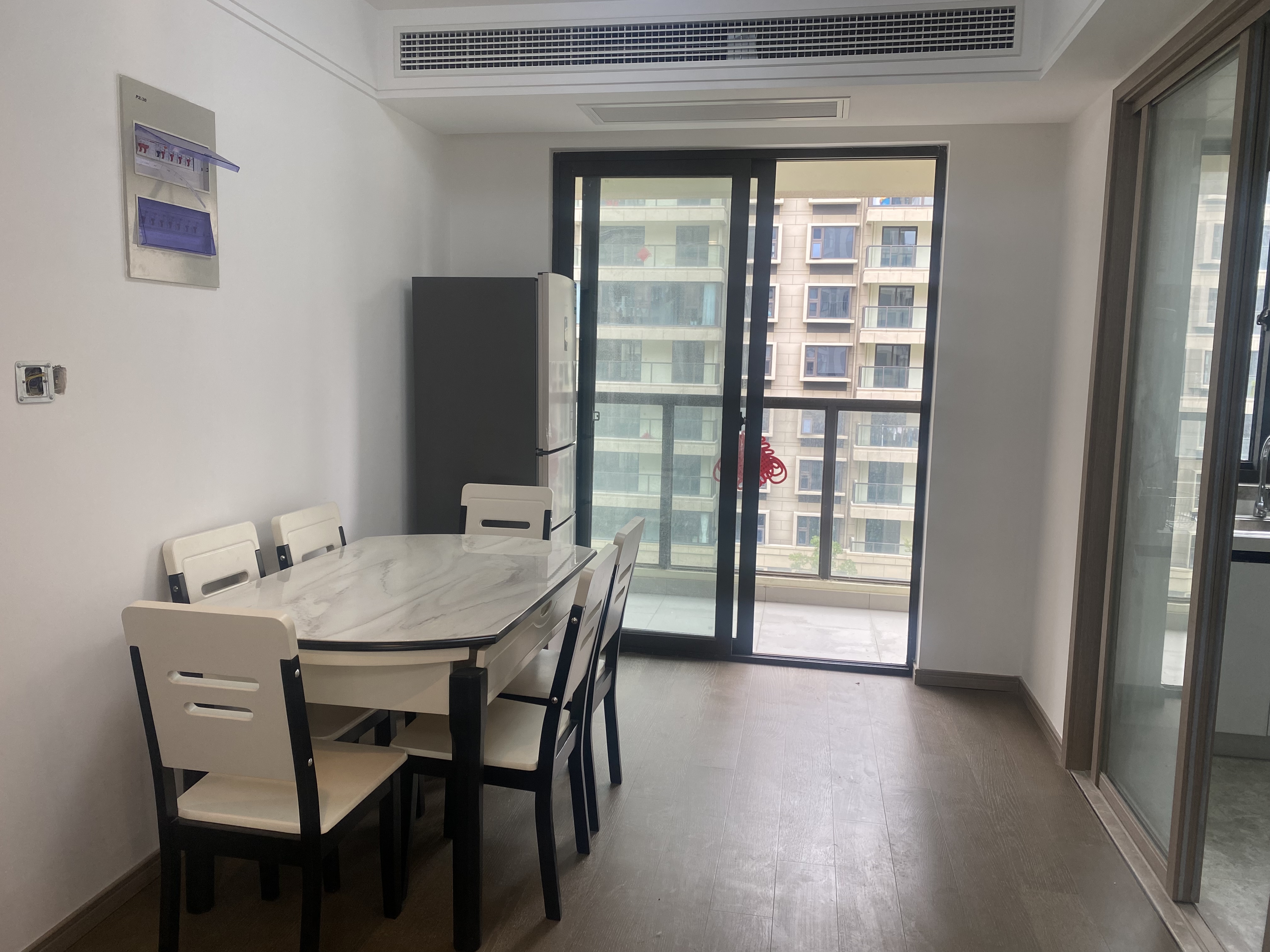 时光漫城 4室2厅2卫 140.00m²