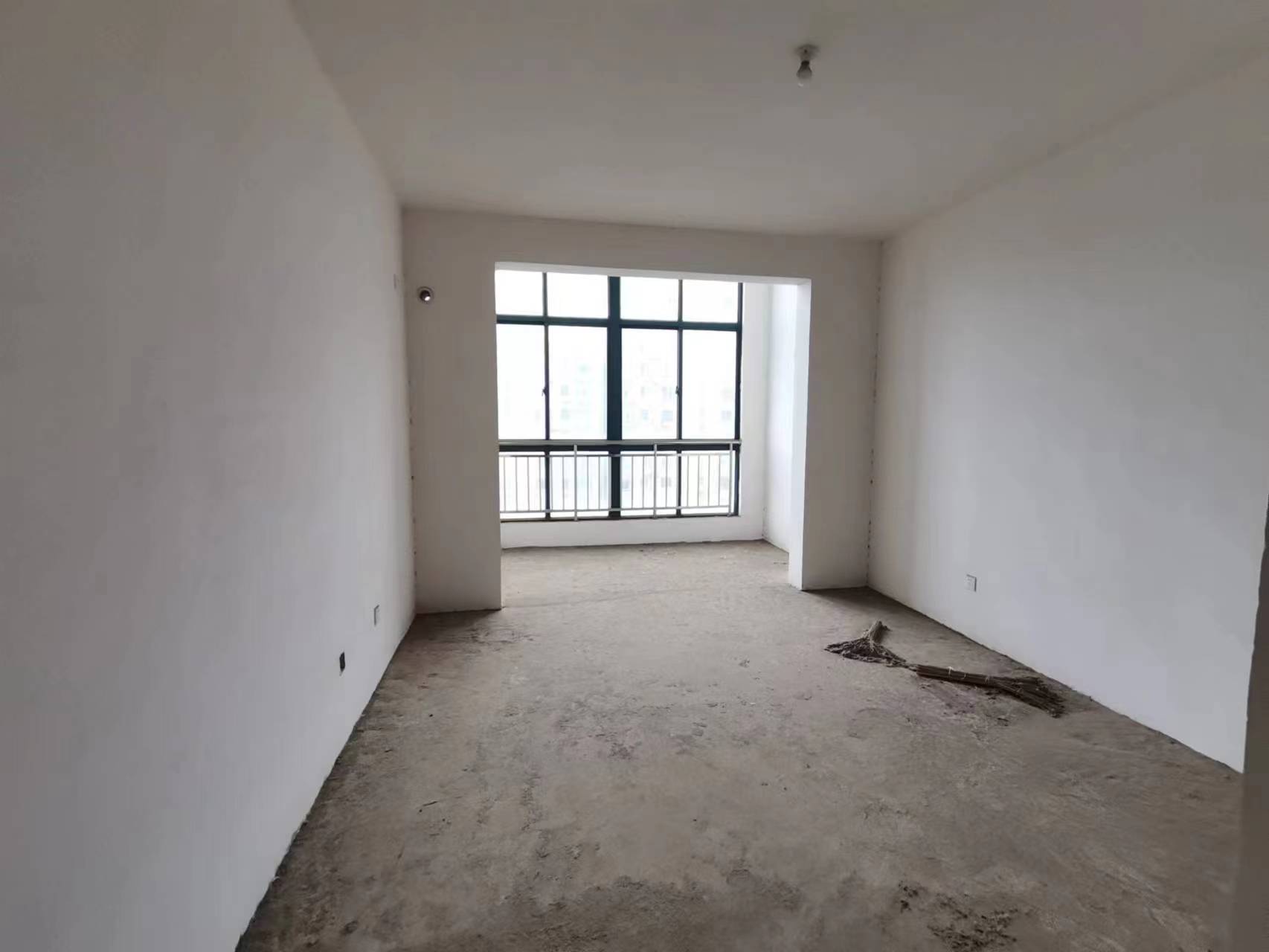 水榭花都 5室2厅2卫 248m²