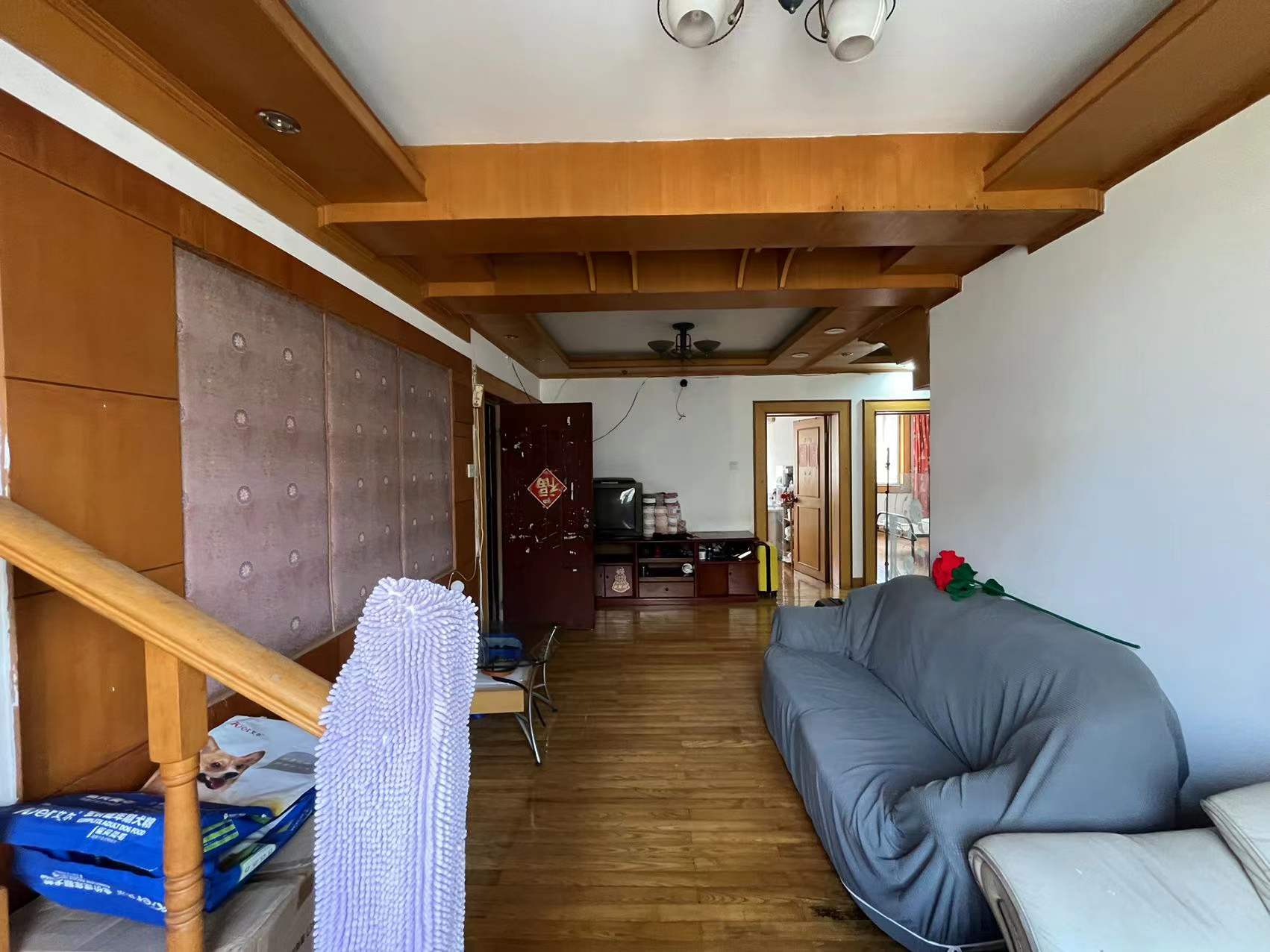 虹桥东村 4室2厅2卫 180m&sup2;