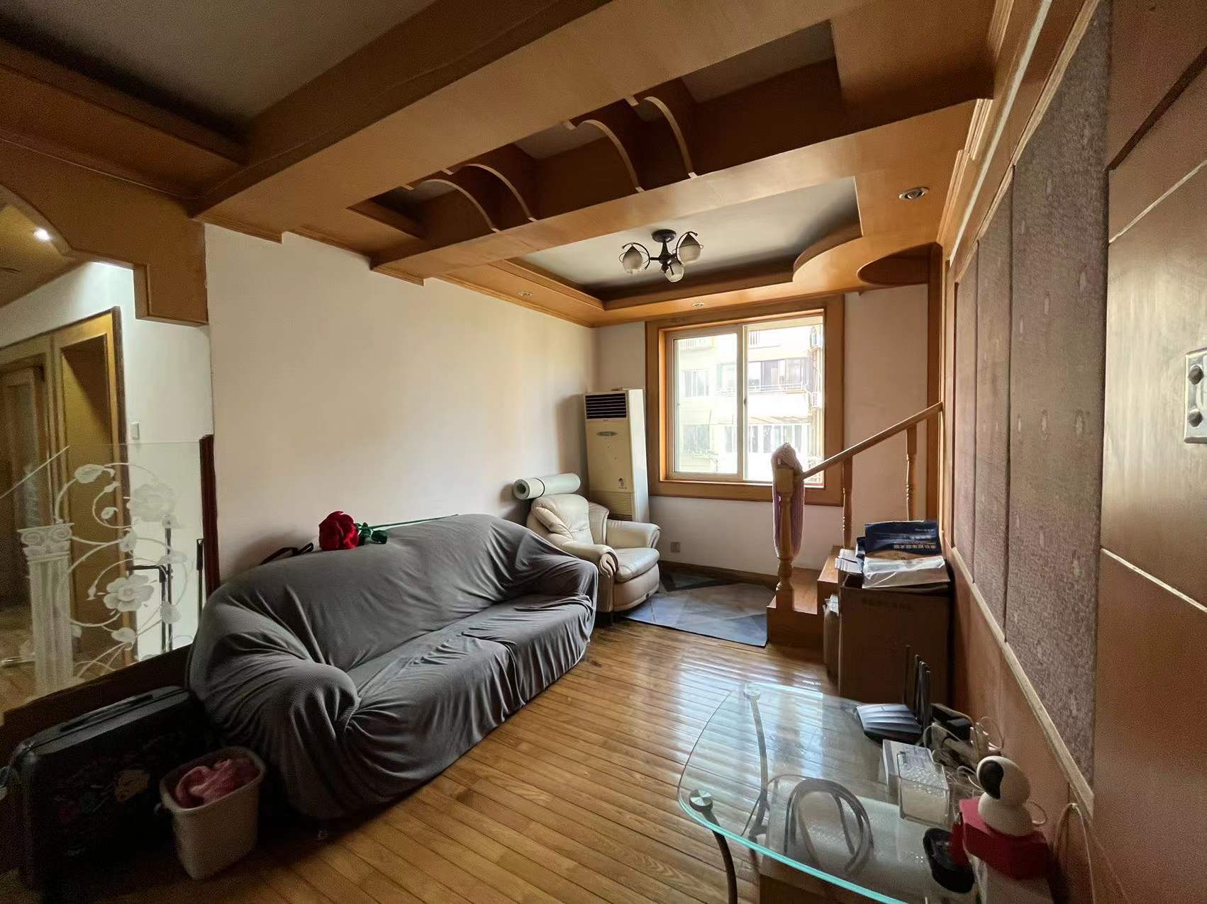 虹桥东村 4室2厅2卫 180m&sup2;