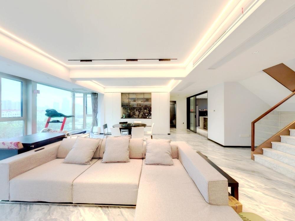中海铂樾府 5室2厅3卫 208m&sup2;