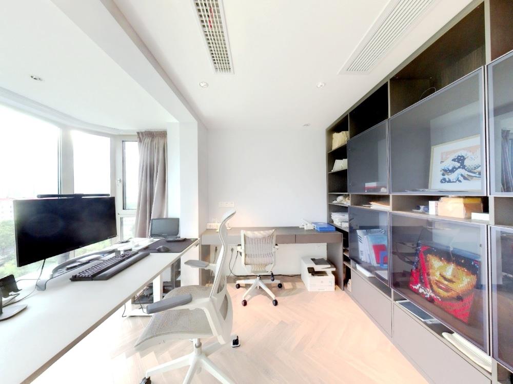 中海铂樾府 5室2厅3卫 208m&sup2;