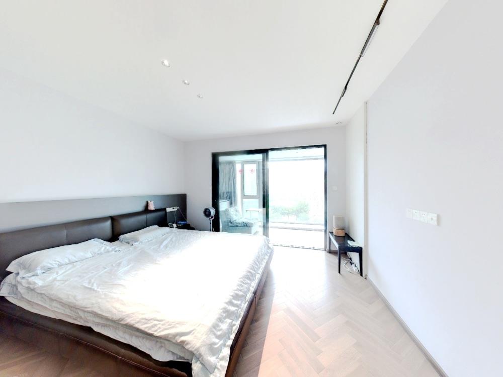 中海铂樾府 5室2厅3卫 208m&sup2;