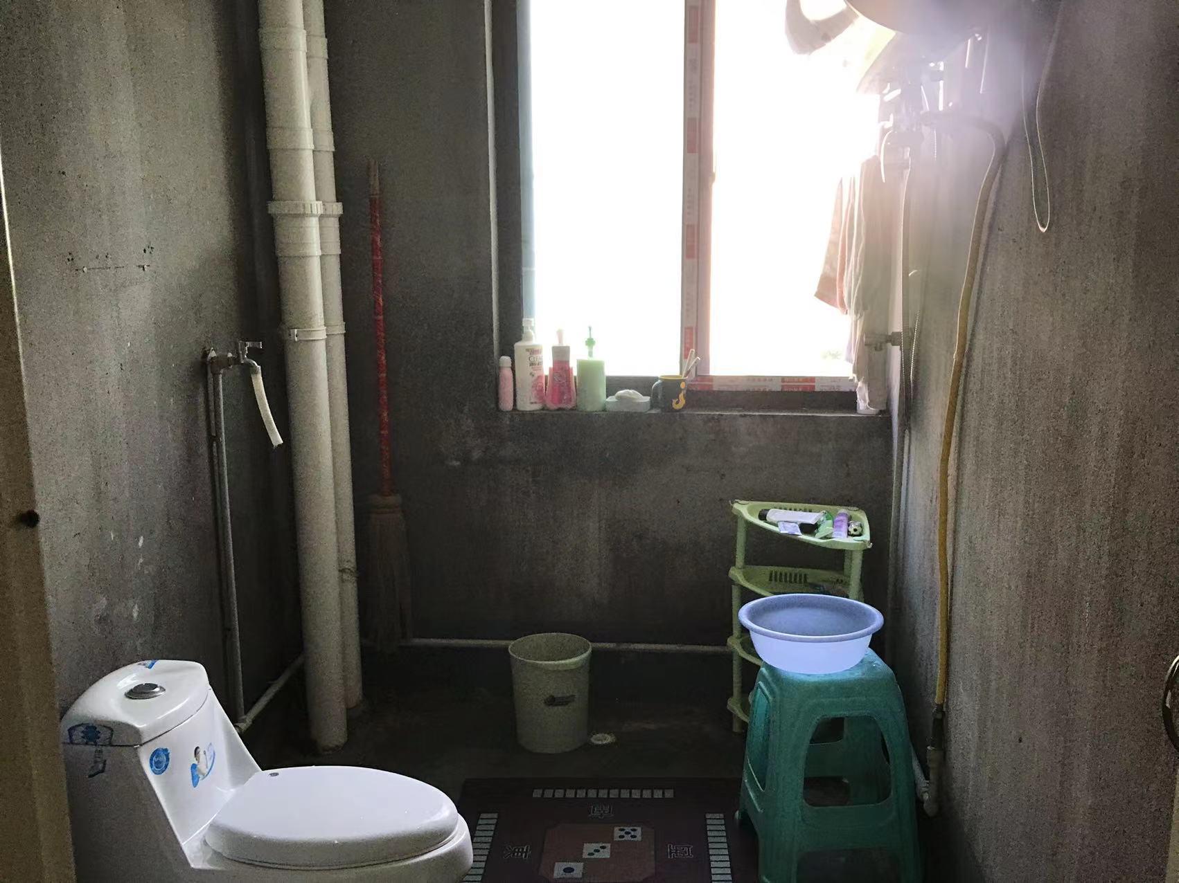 外滩花苑 3室2厅1卫 115m²