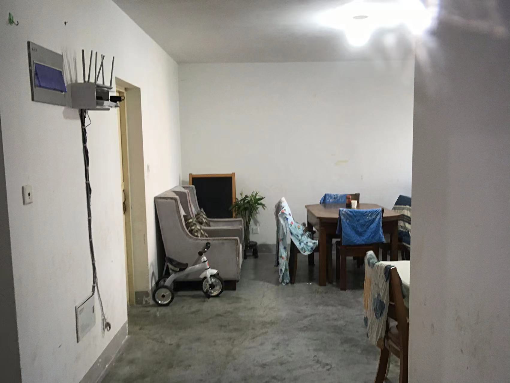 外滩花苑 3室2厅1卫 115m²