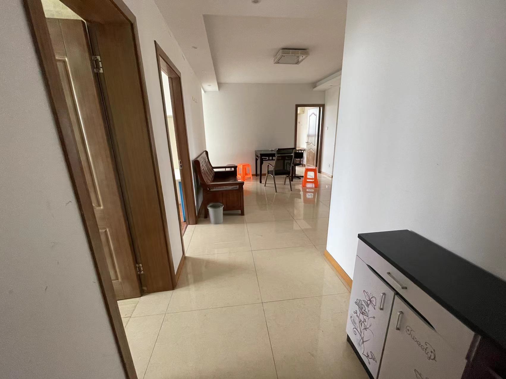 中南世纪花城二期 3室2厅2卫 137m&sup2;