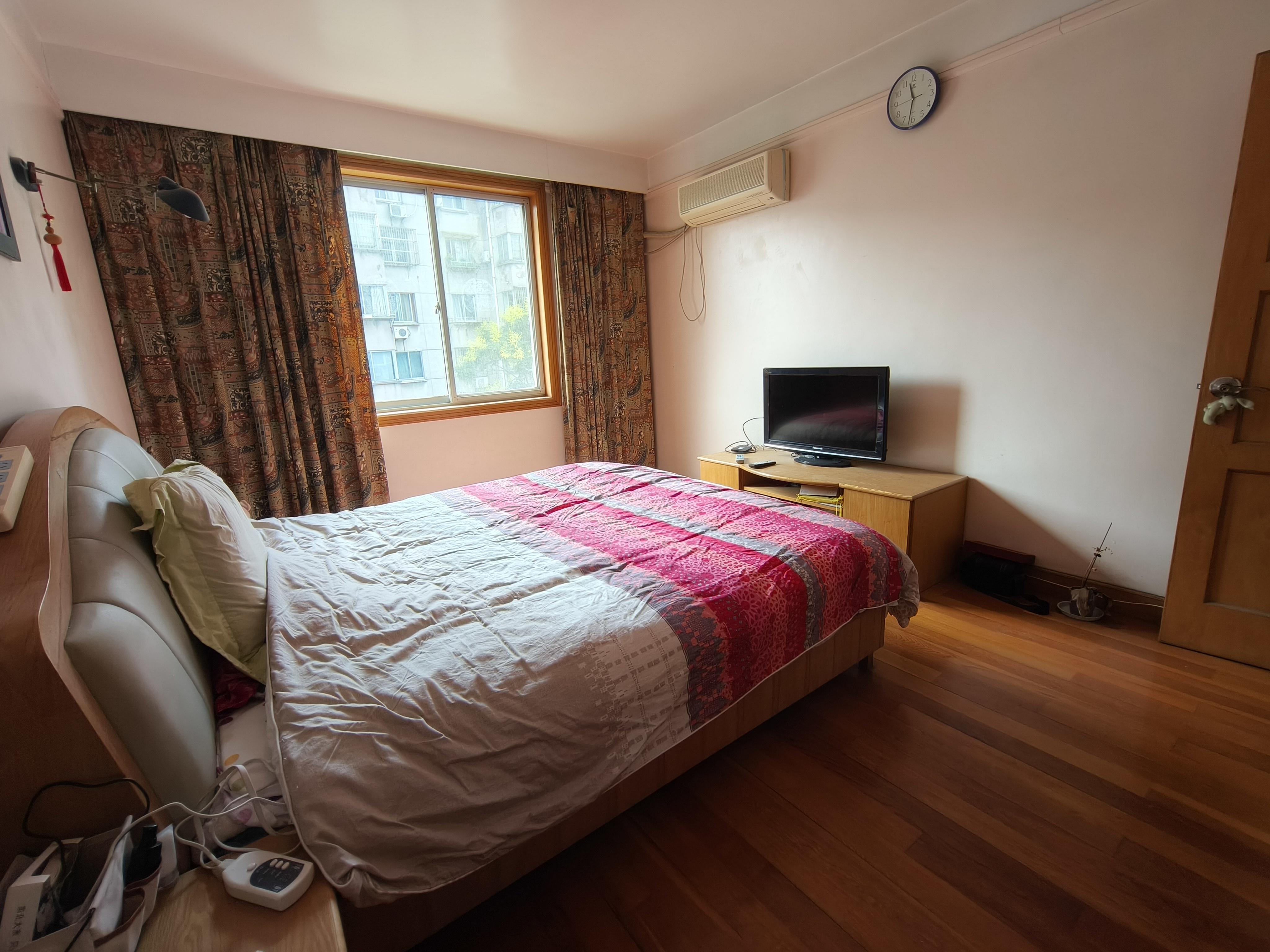 新海通花园 3室2厅2卫 124m&sup2;