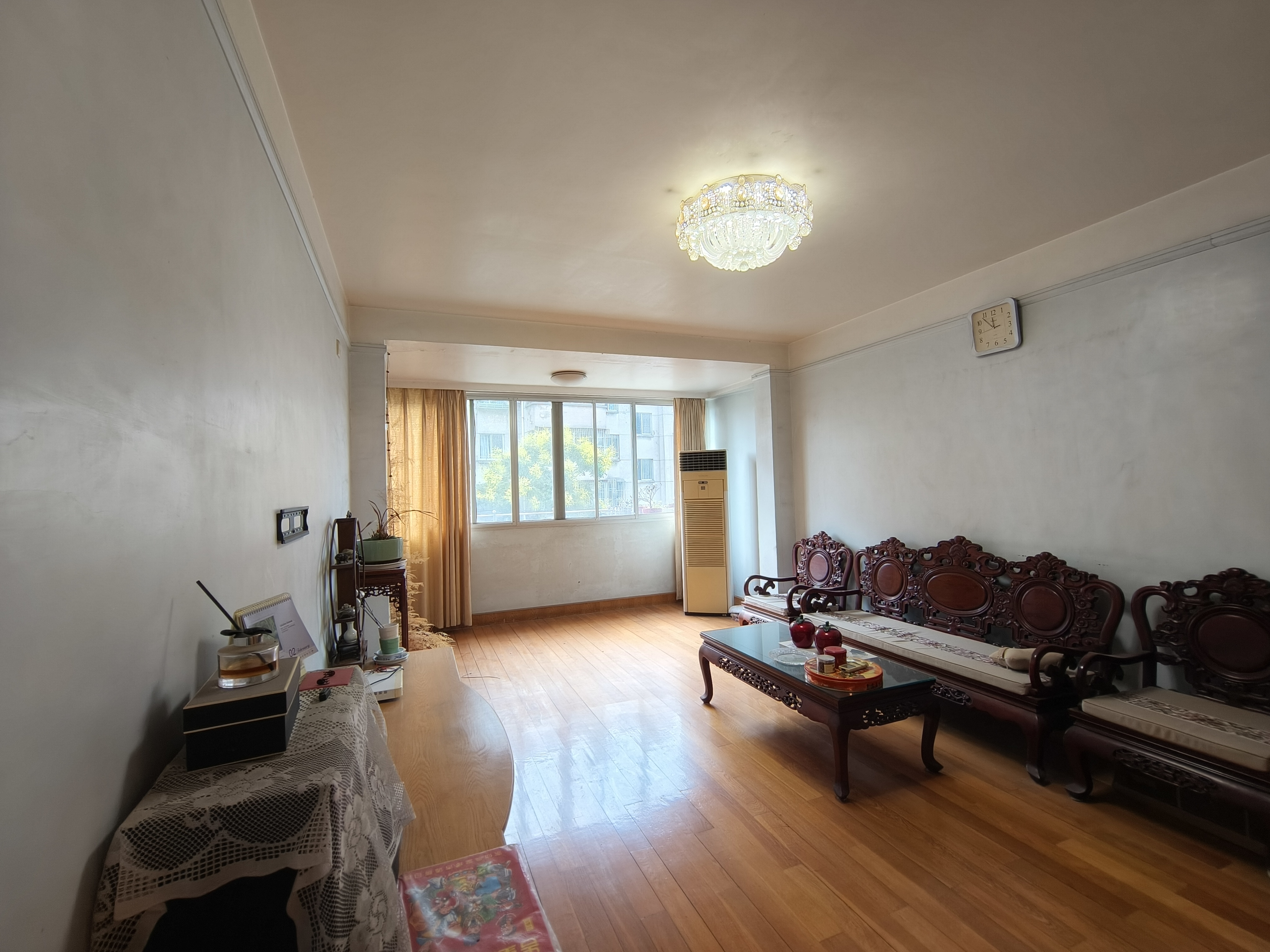新海通花园 3室2厅2卫 124m&sup2;
