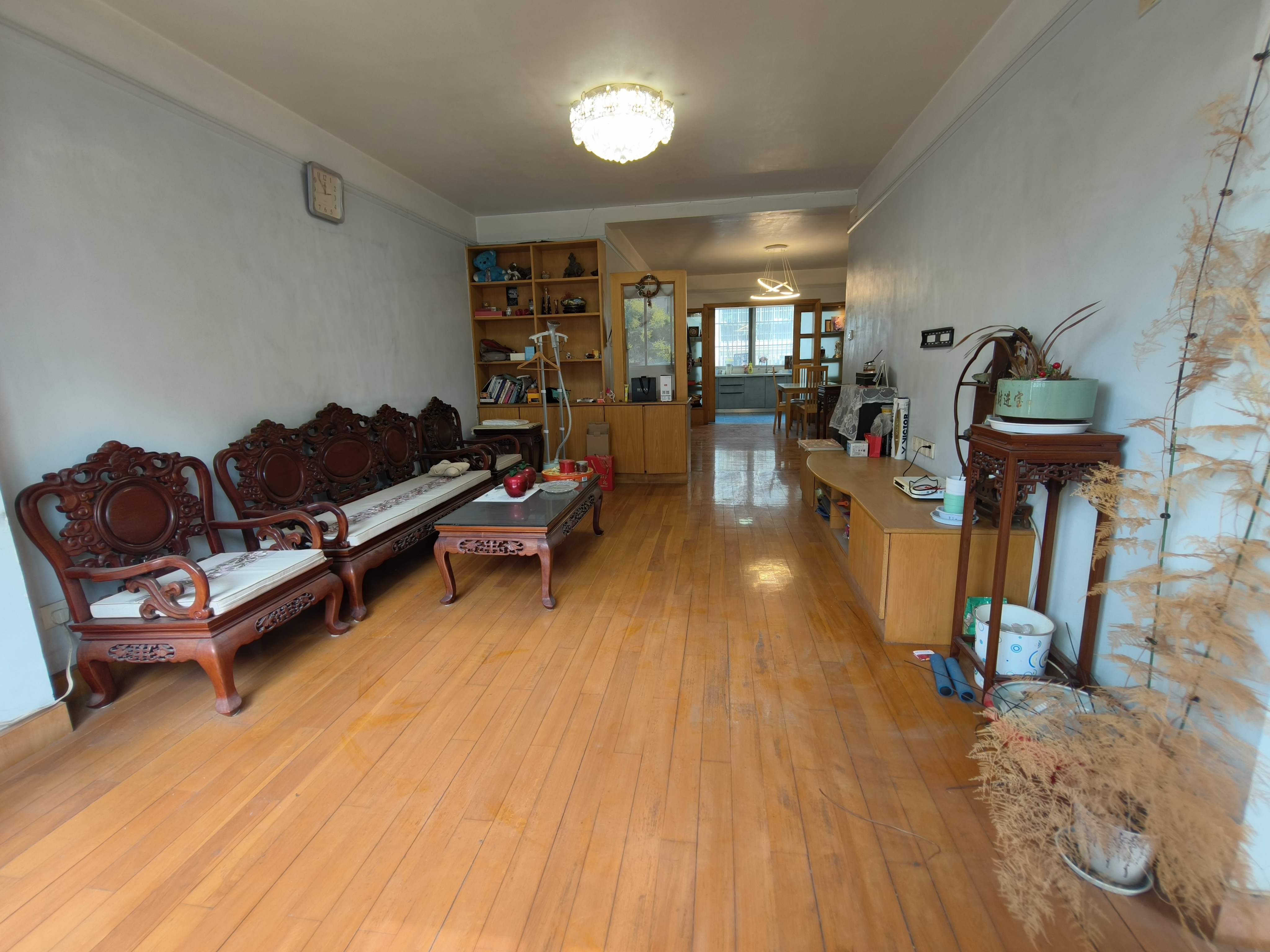 新海通花园 3室2厅2卫 124m²