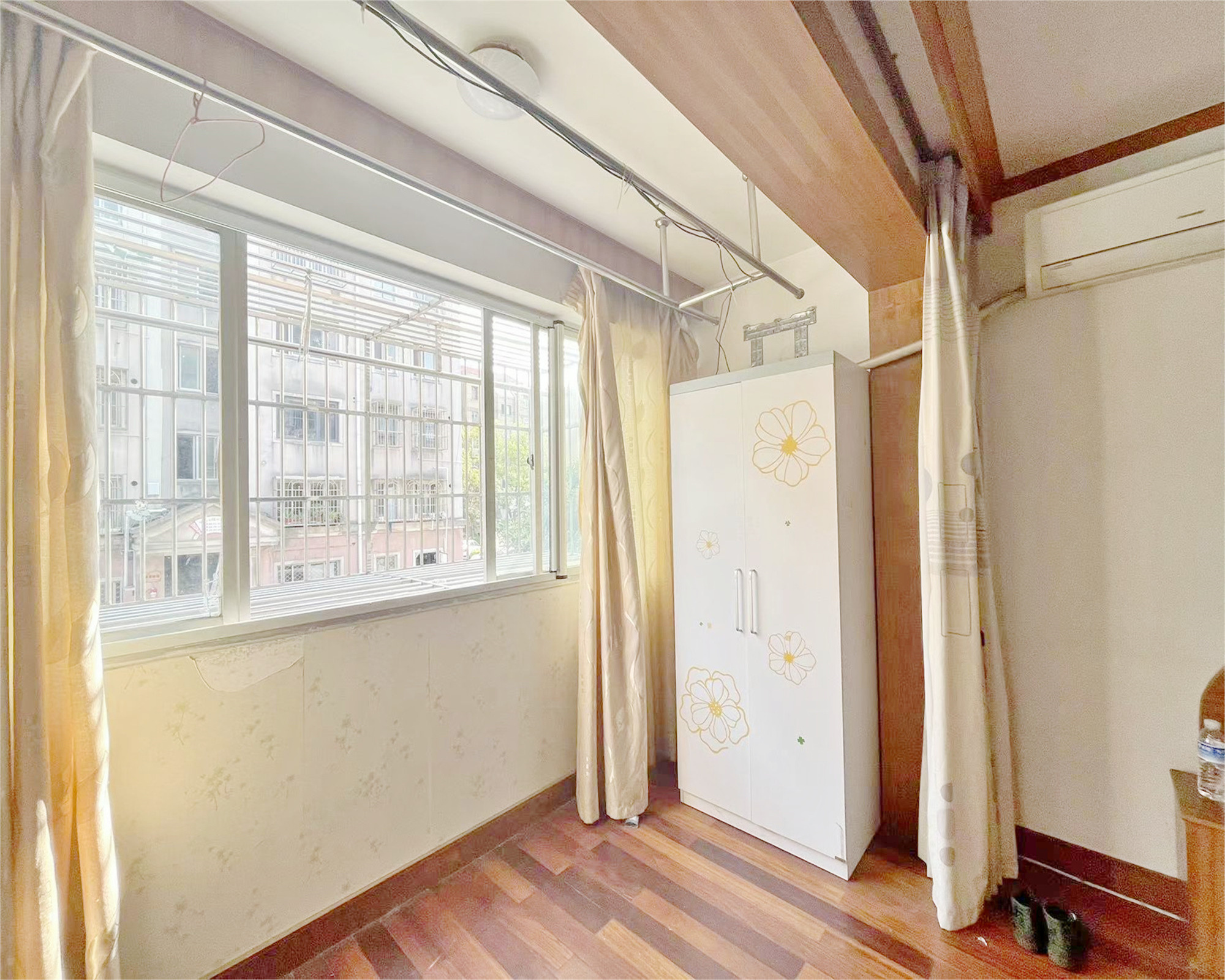 海港新村 3室2厅1卫 86.00m&sup2;