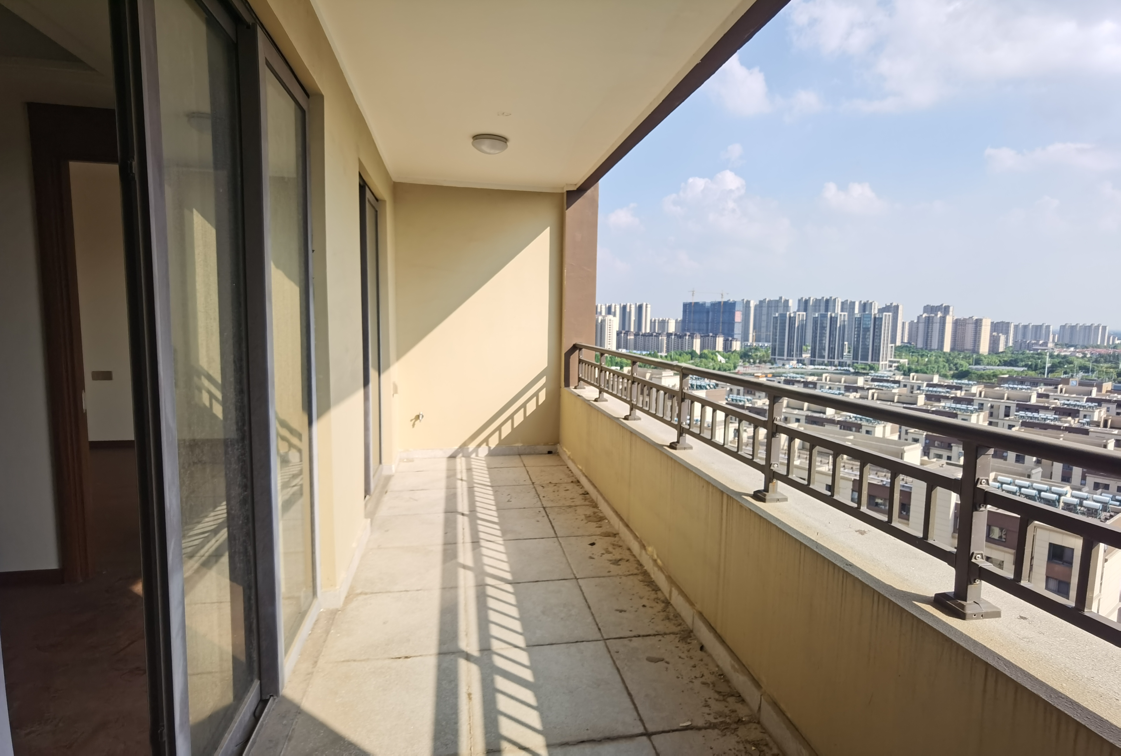 中南万科大都会 3室2厅2卫 125m&sup2;